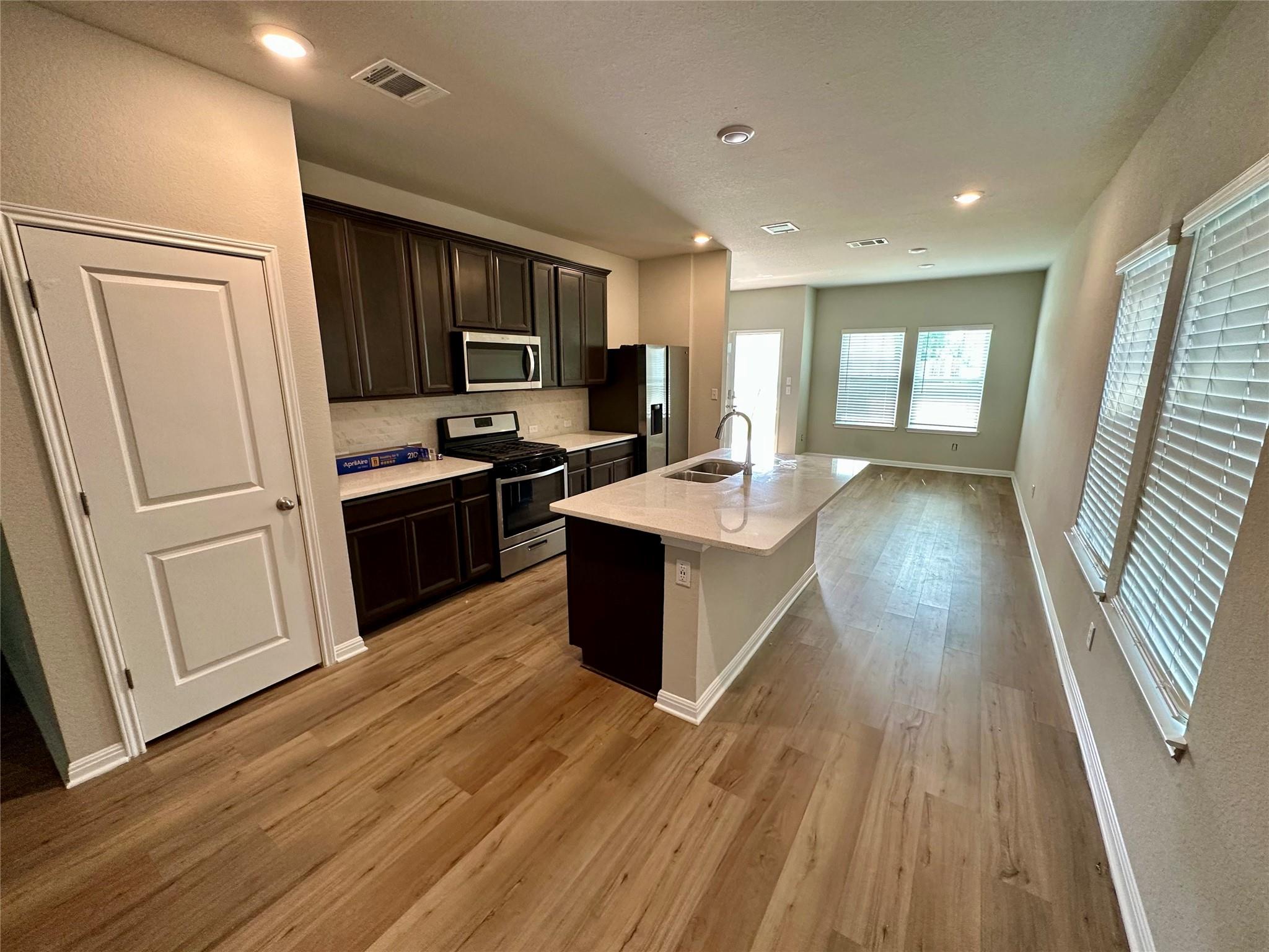 912 Main St, Hutto, TX 78634