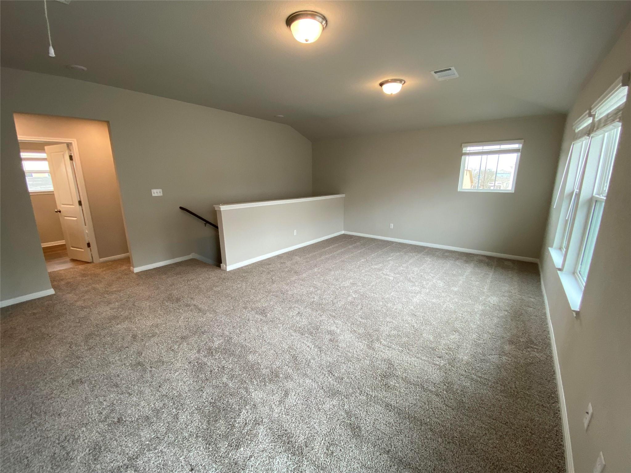 912 Main St, Hutto, TX 78634