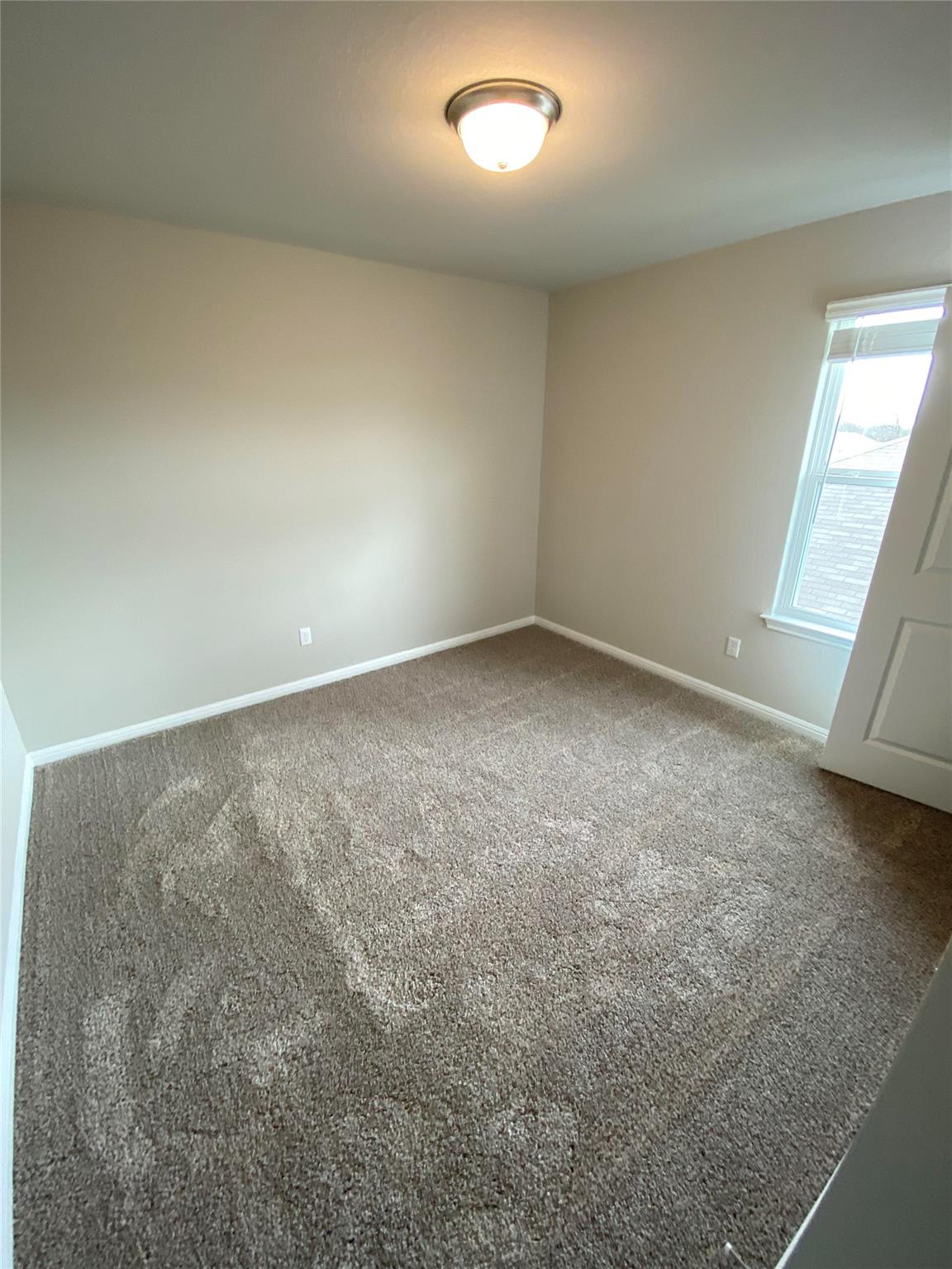 912 Main St, Hutto, TX 78634