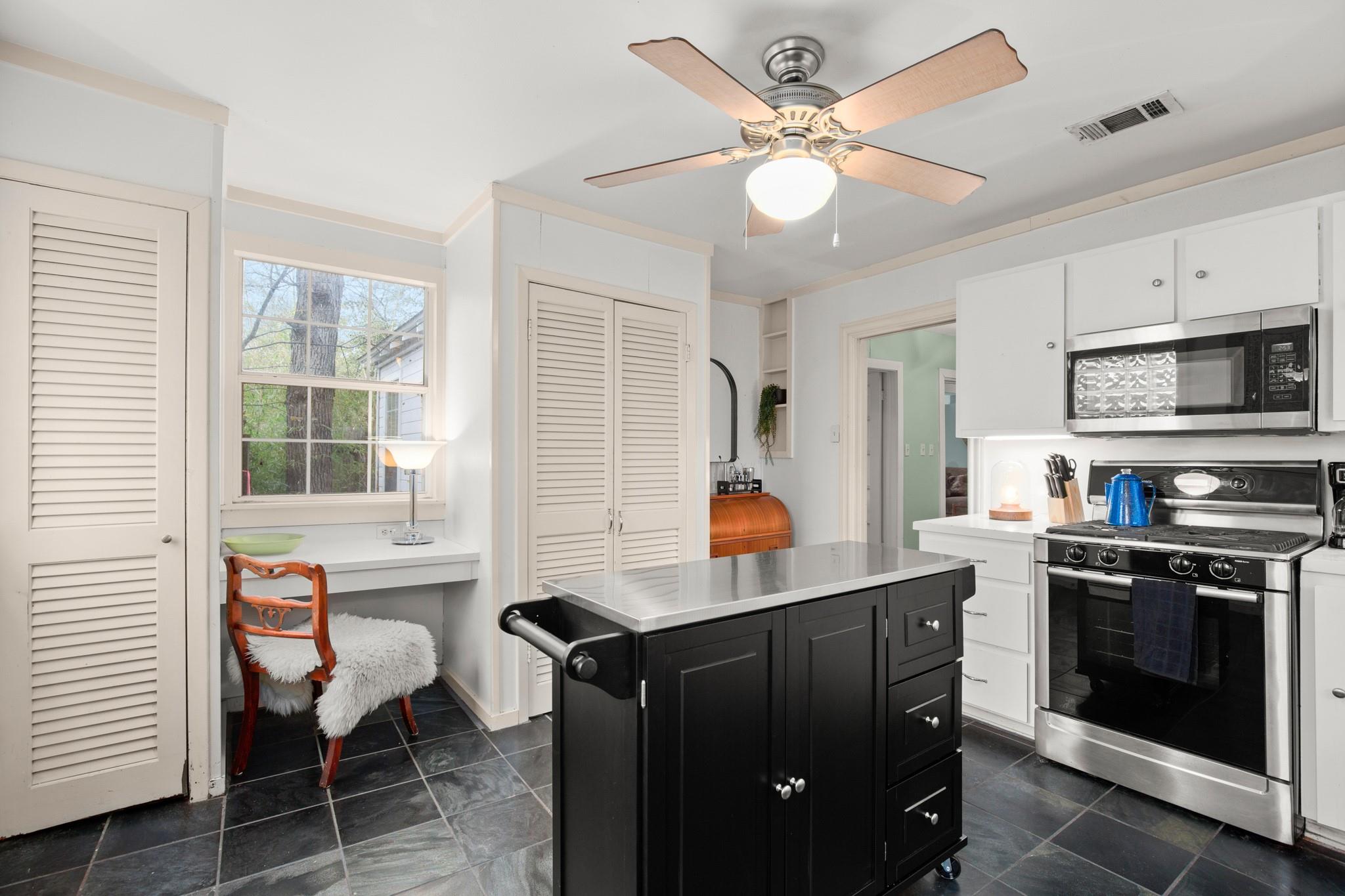 1406 Summit St, Austin, TX 78741