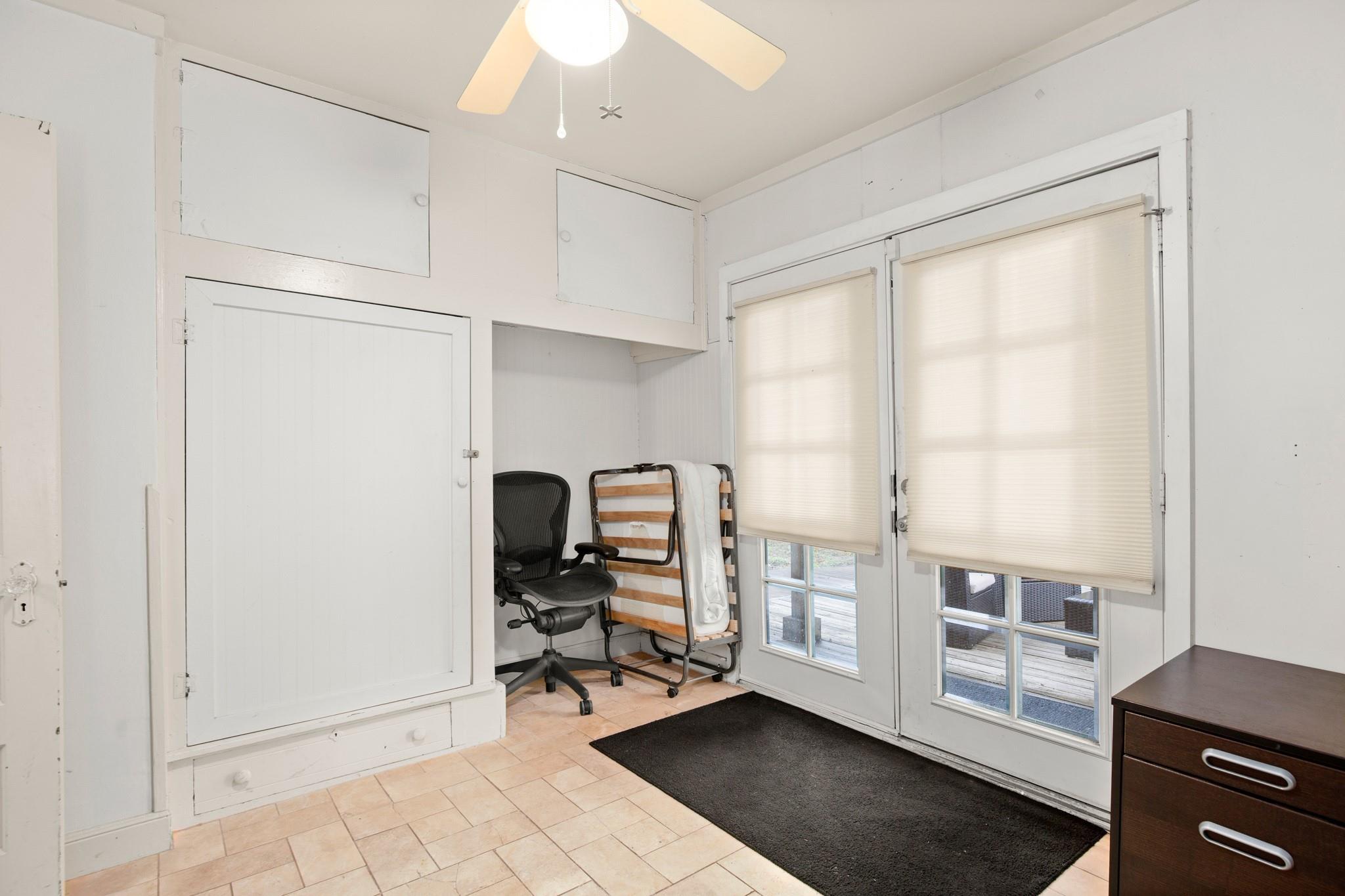 1406 Summit St, Austin, TX 78741