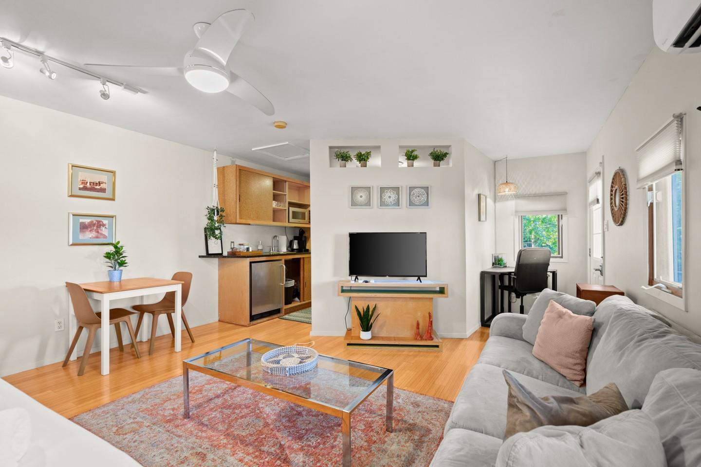 1406 Summit St, Austin, TX 78741