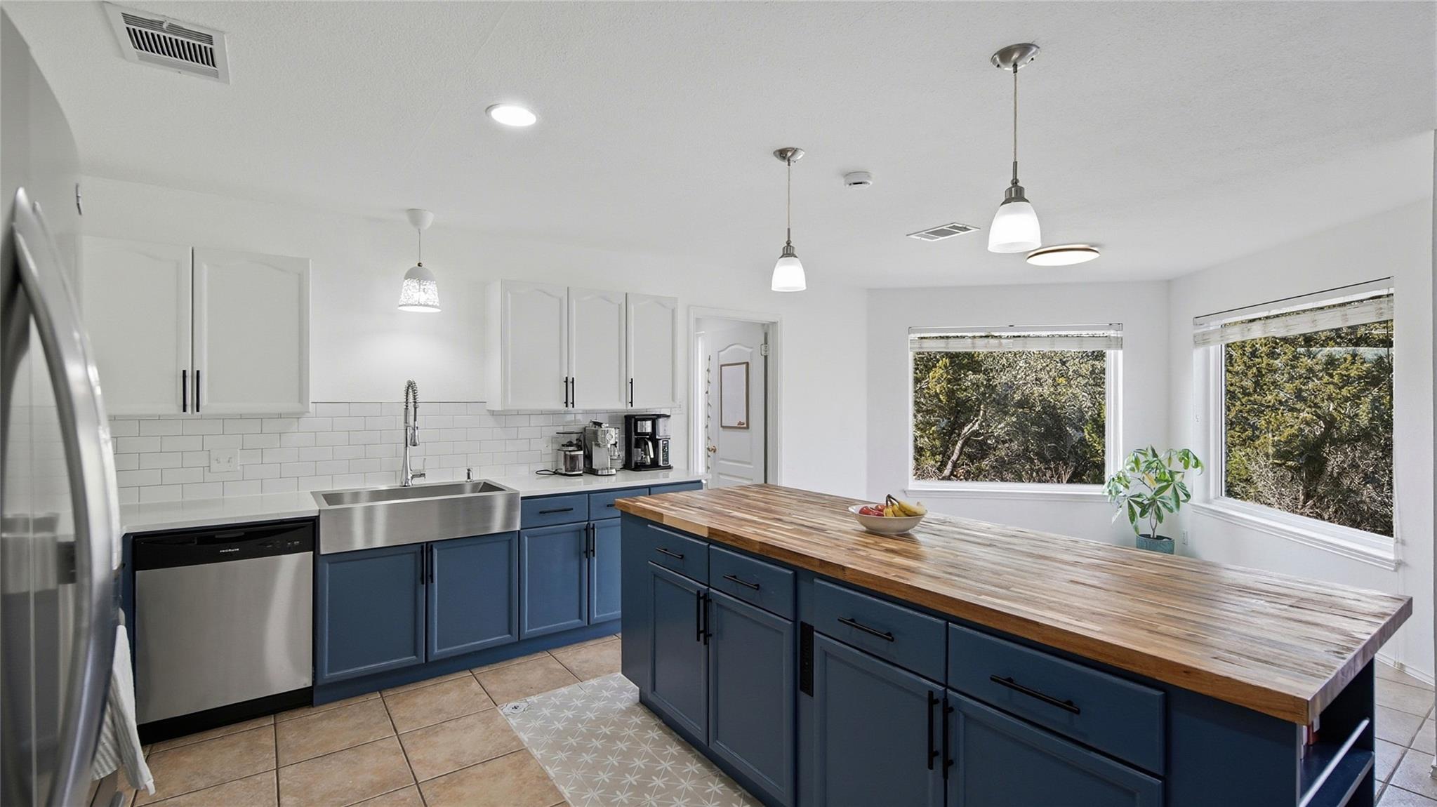 3744 Top Rock Ln, Round Rock, TX 78681