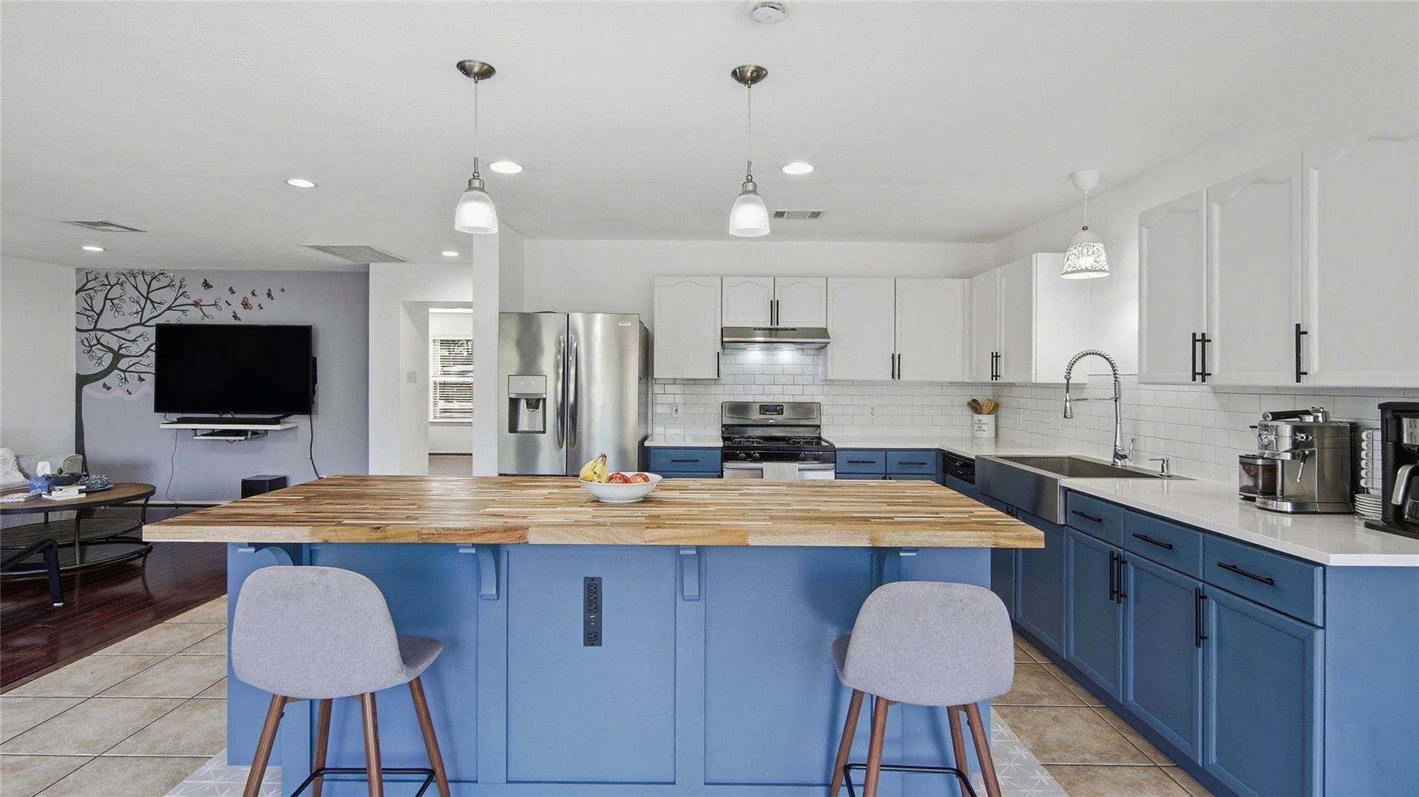 3744 Top Rock Ln, Round Rock, TX 78681