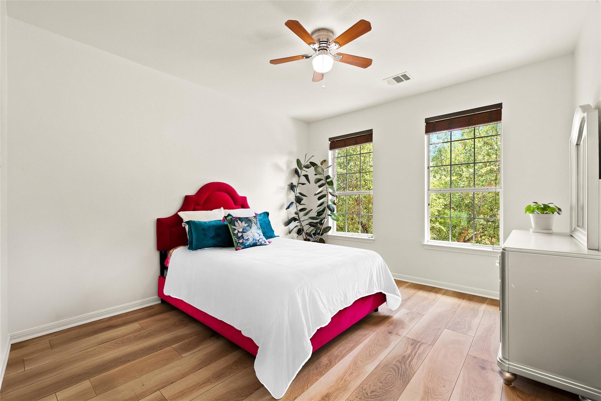 220 Grafton Ln, Austin, TX 78737