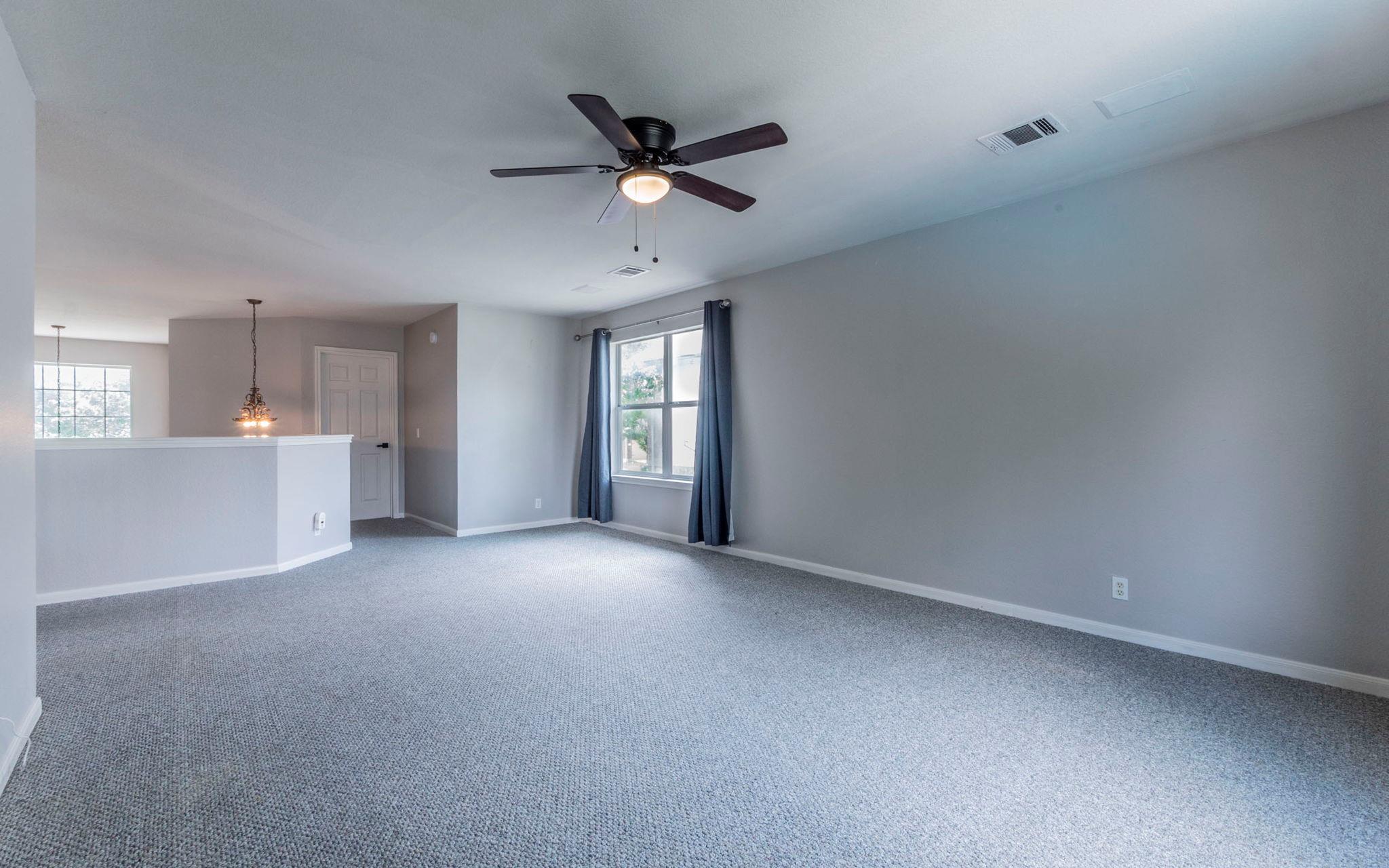 208 Settlers Valley Dr, Pflugerville, TX 78660