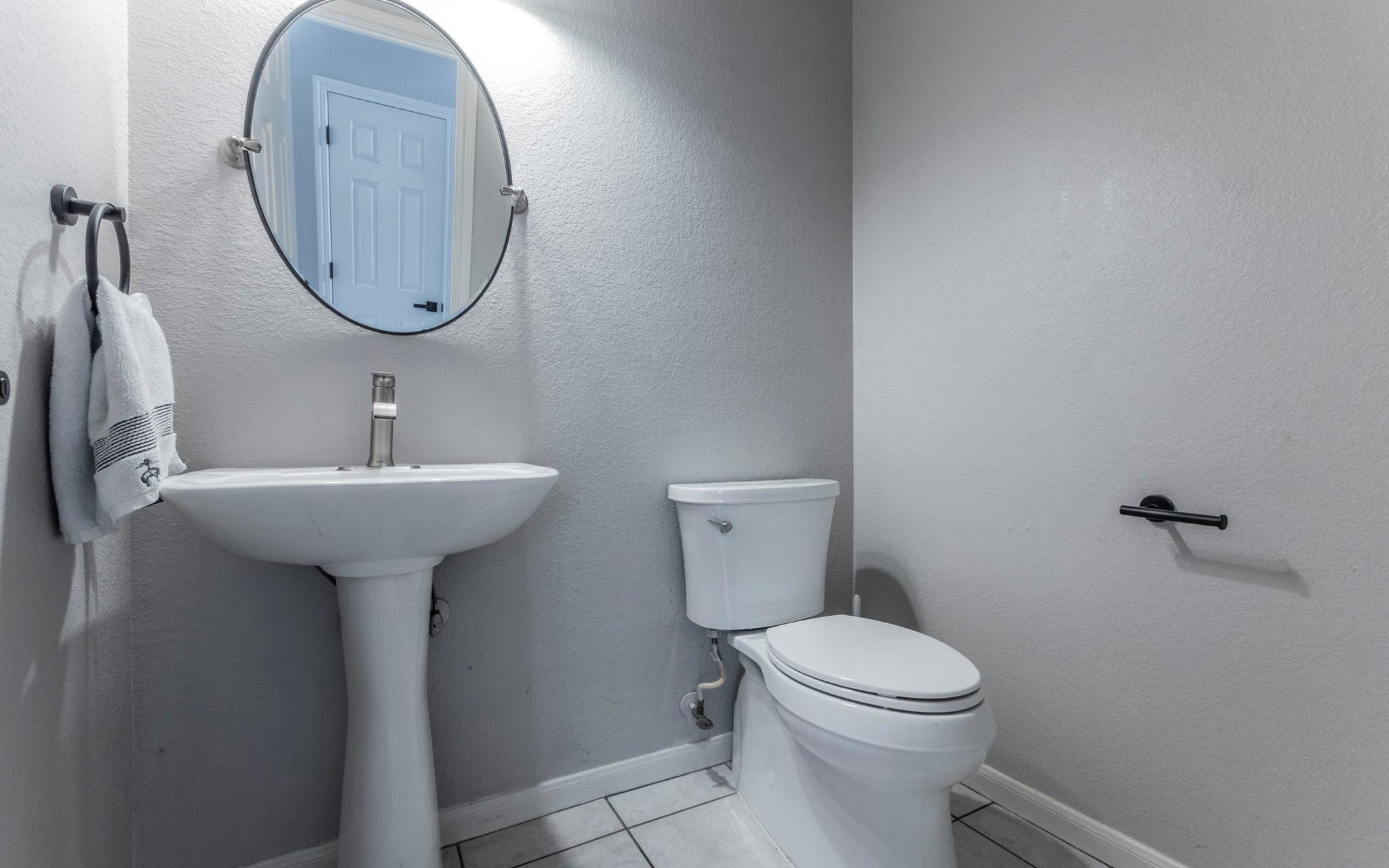 208 Settlers Valley Dr, Pflugerville, TX 78660