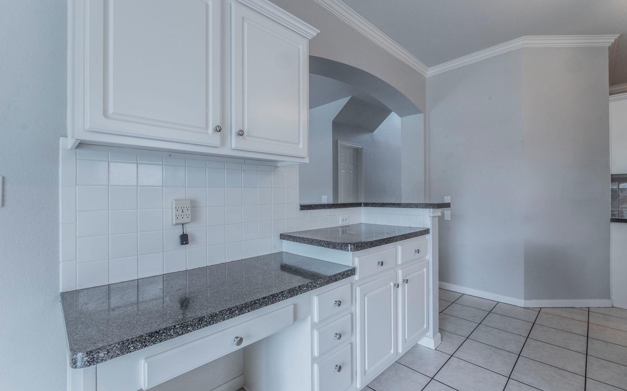 208 Settlers Valley Dr, Pflugerville, TX 78660