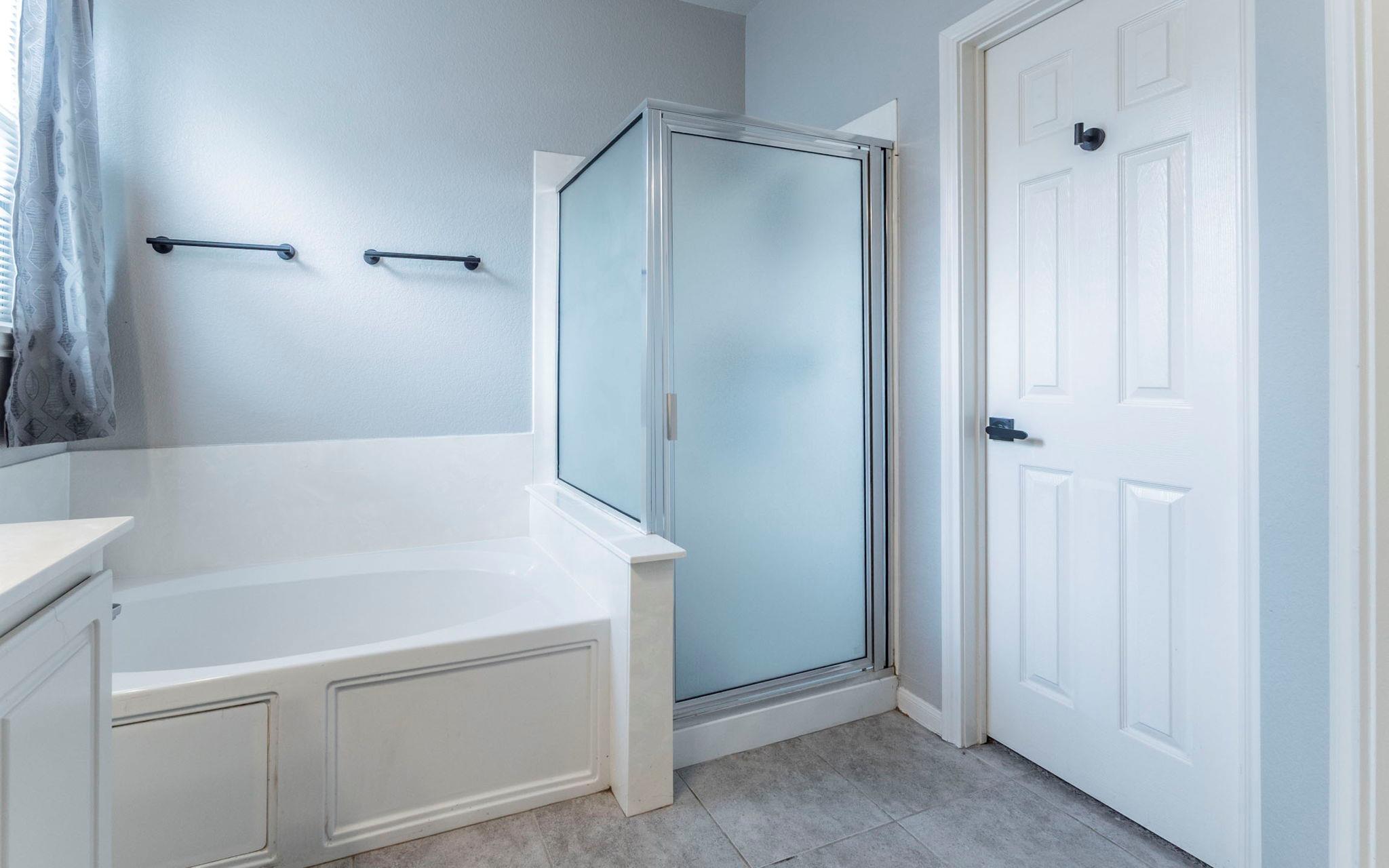 208 Settlers Valley Dr, Pflugerville, TX 78660