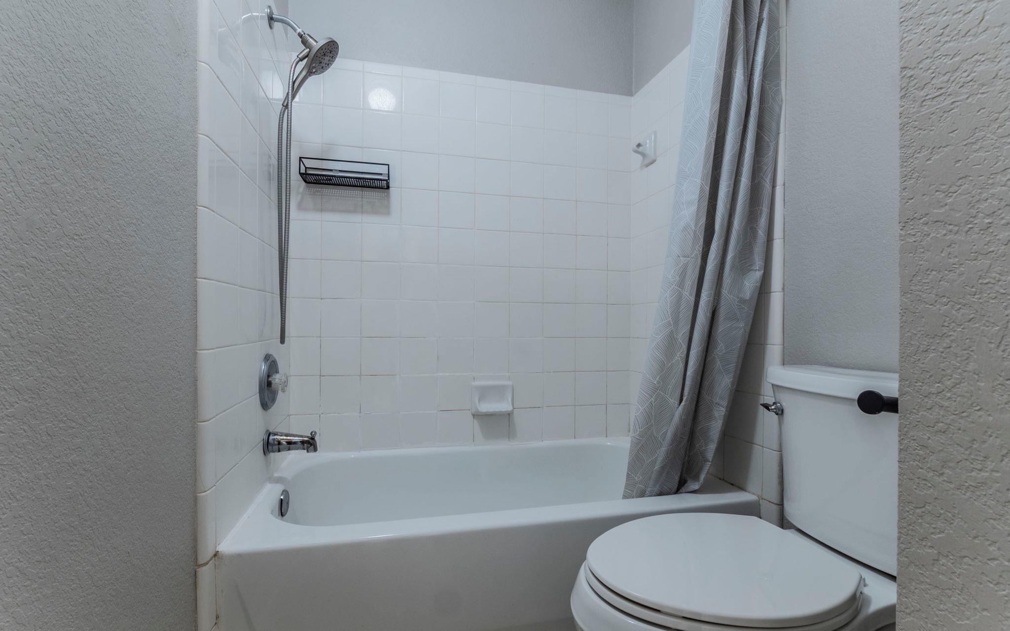 208 Settlers Valley Dr, Pflugerville, TX 78660