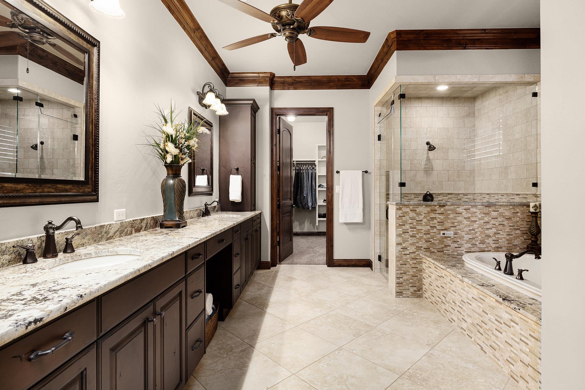 908 Watercliffe Dr, Lago Vista, TX 78645