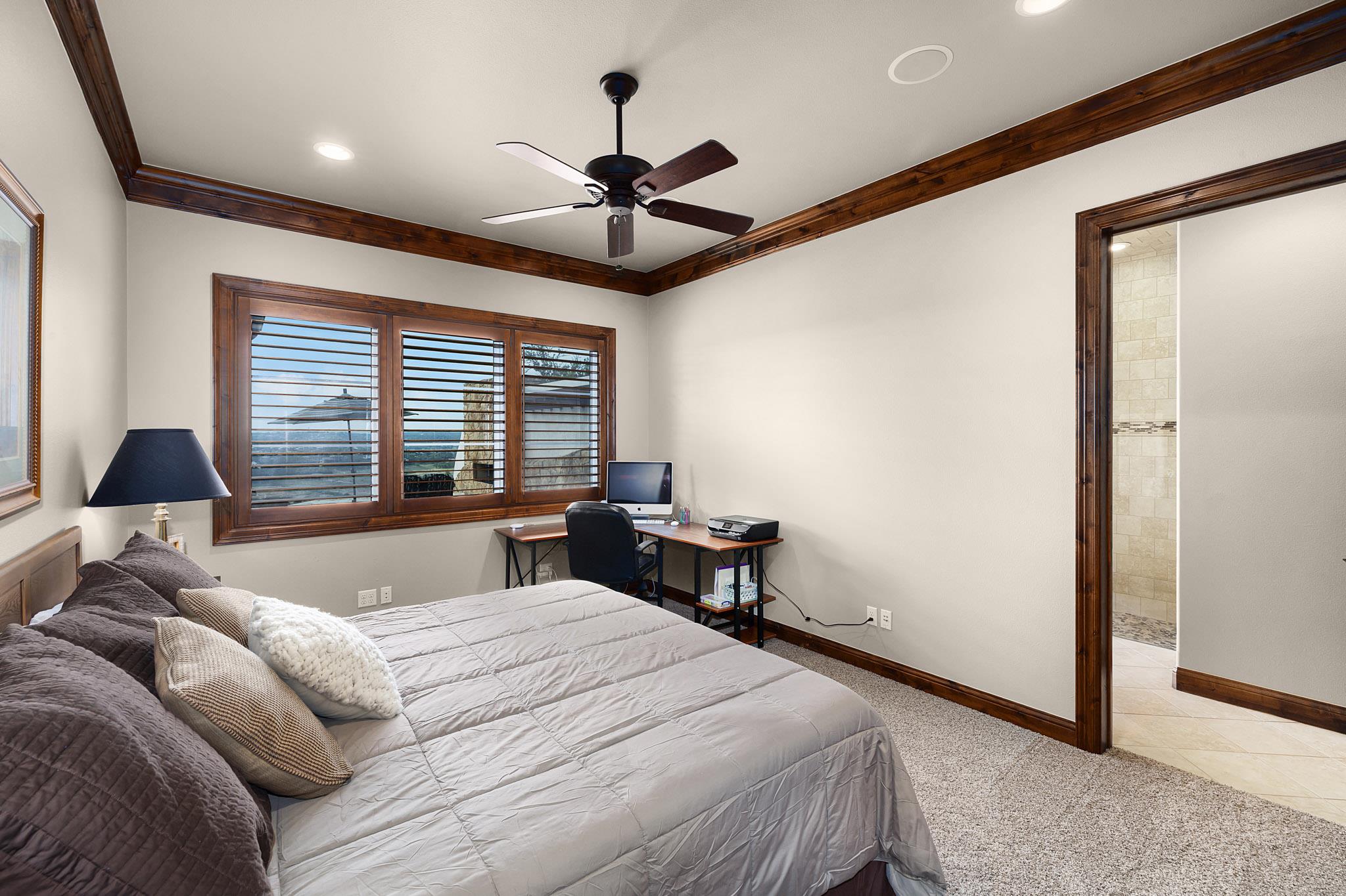 908 Watercliffe Dr, Lago Vista, TX 78645