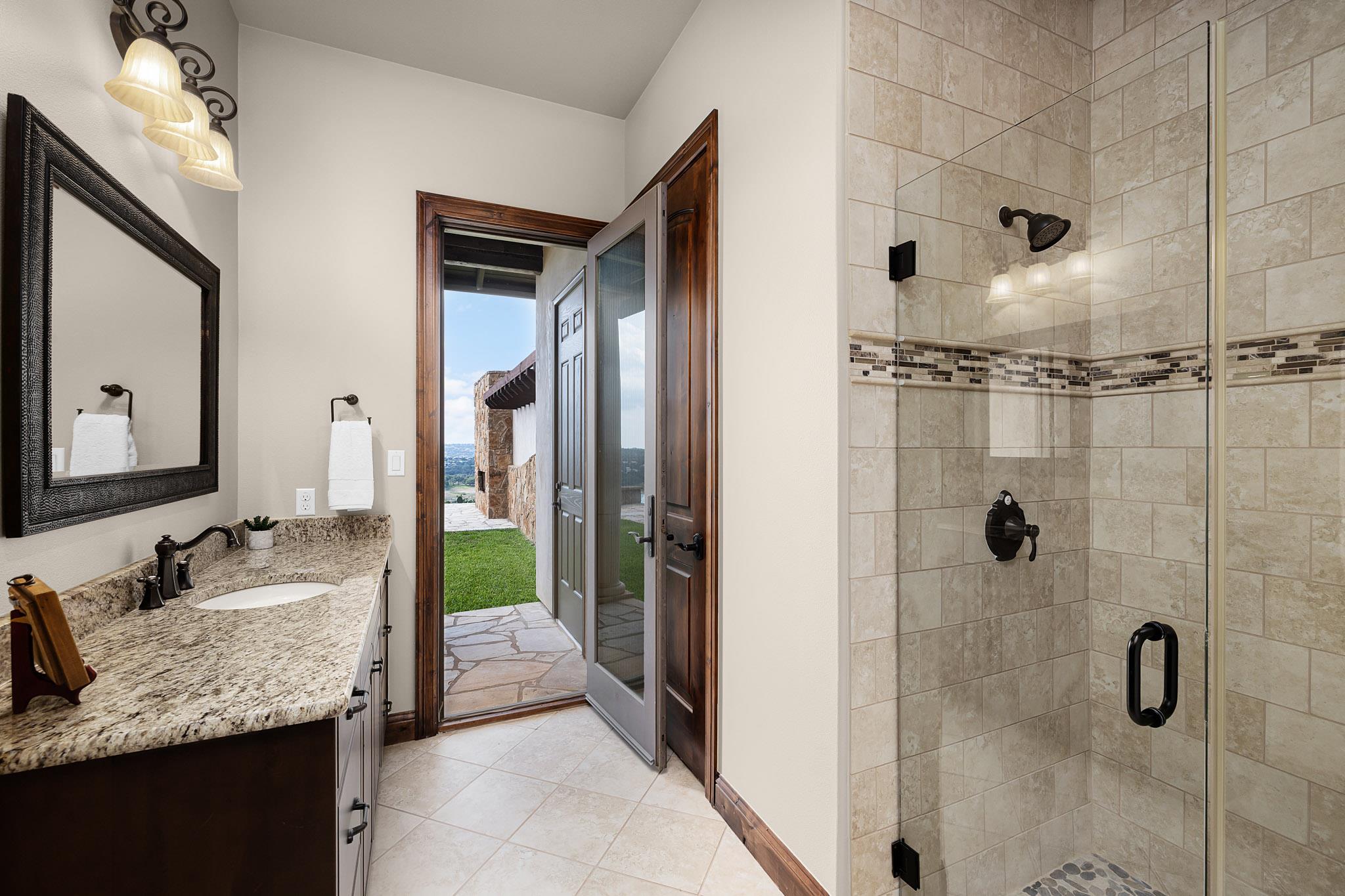 908 Watercliffe Dr, Lago Vista, TX 78645