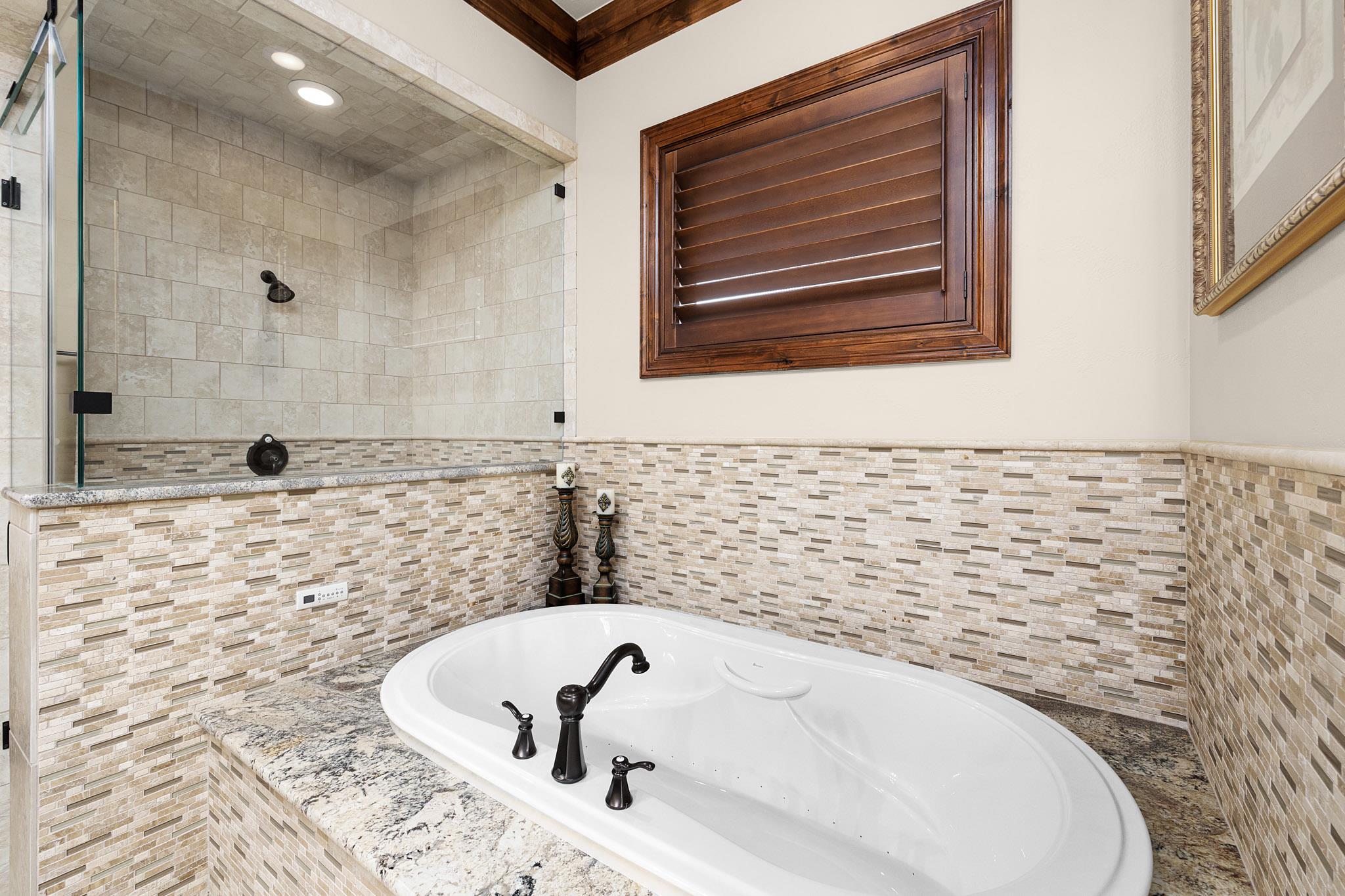 908 Watercliffe Dr, Lago Vista, TX 78645