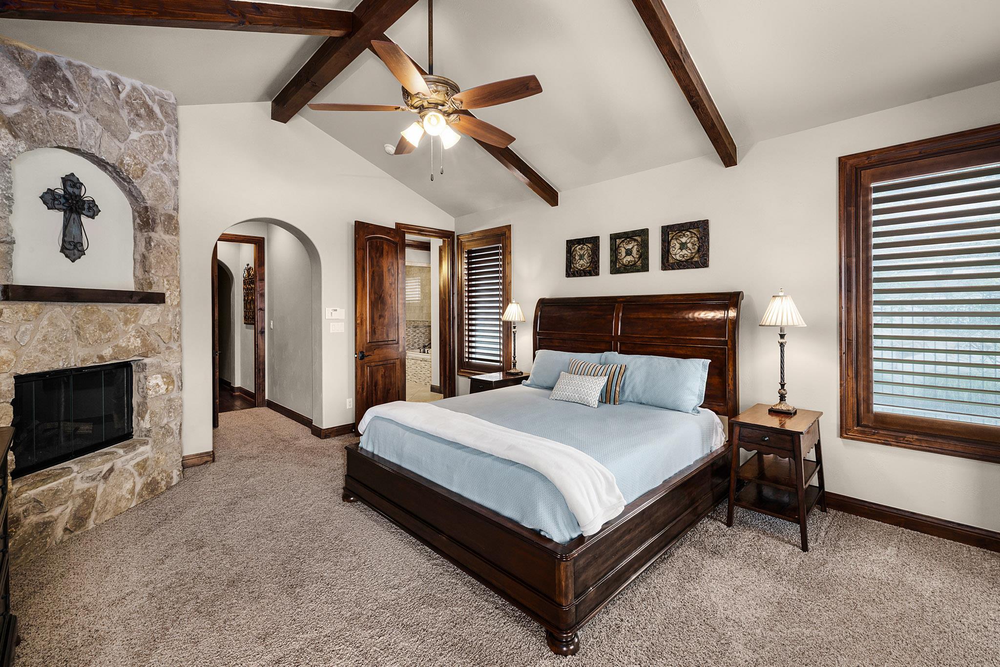 908 Watercliffe Dr, Lago Vista, TX 78645