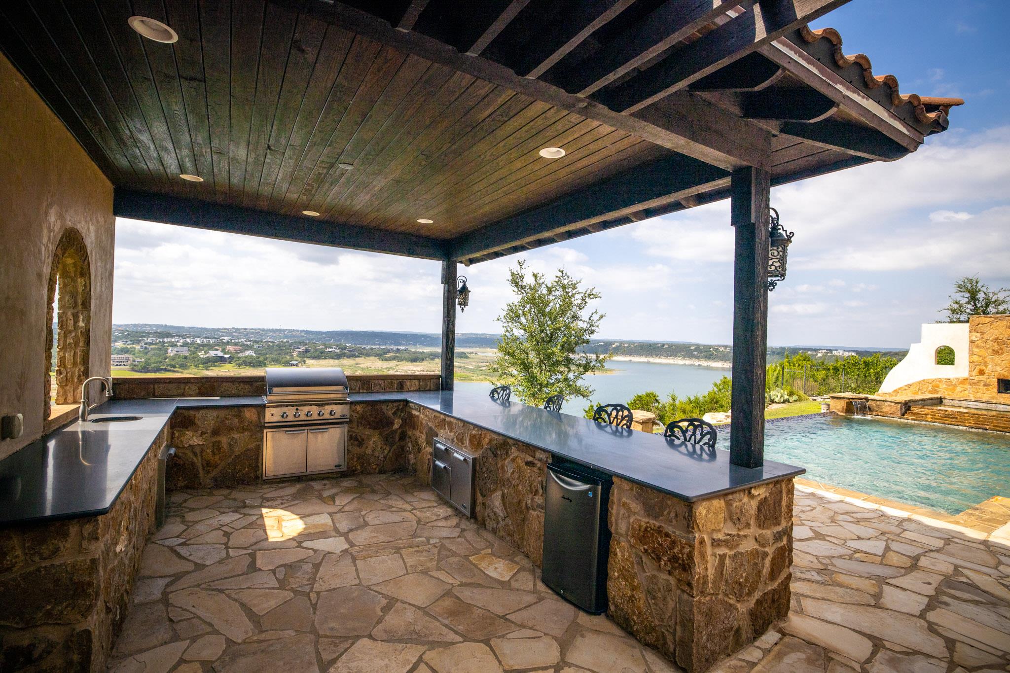 908 Watercliffe Dr, Lago Vista, TX 78645