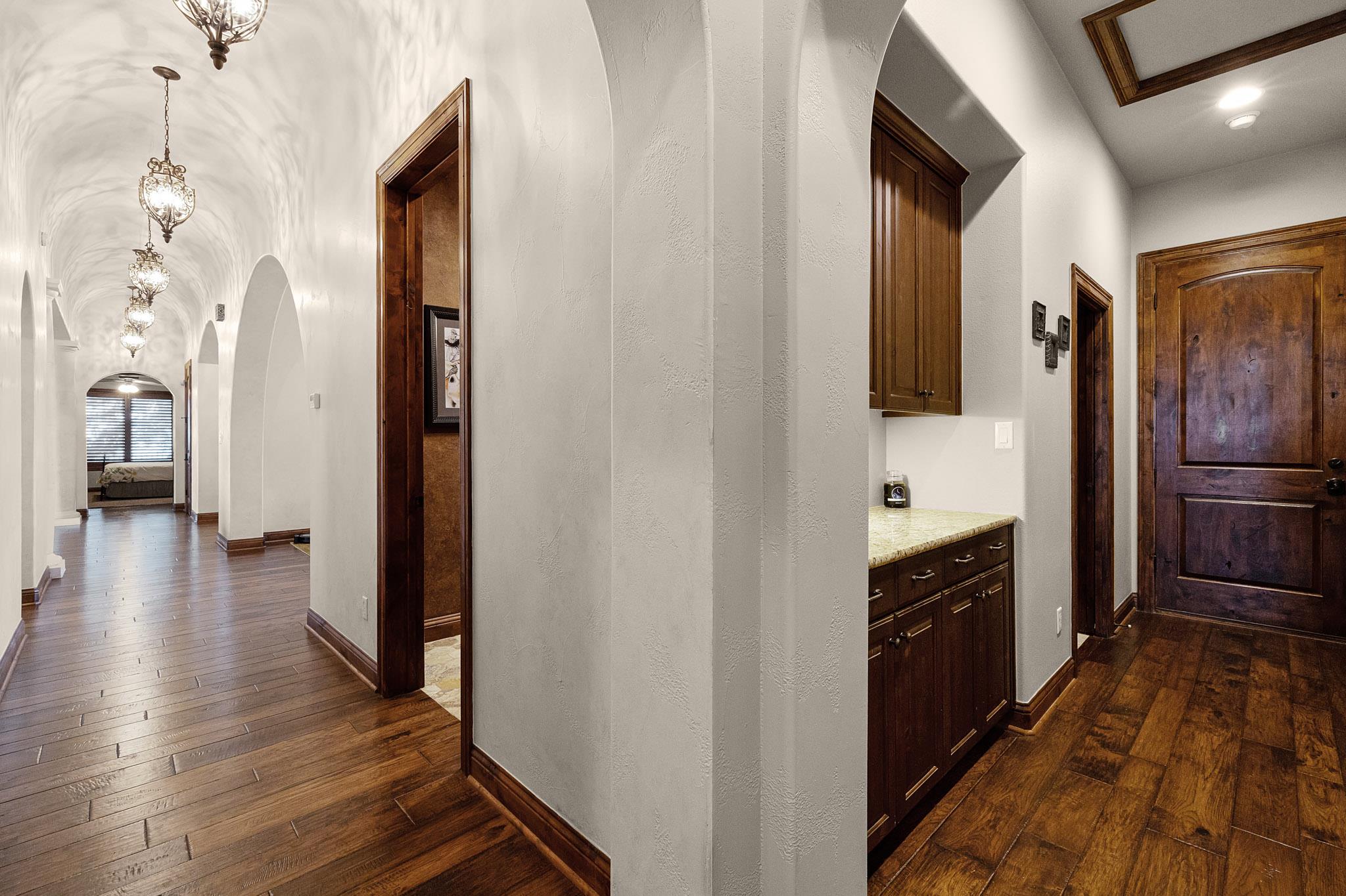 908 Watercliffe Dr, Lago Vista, TX 78645