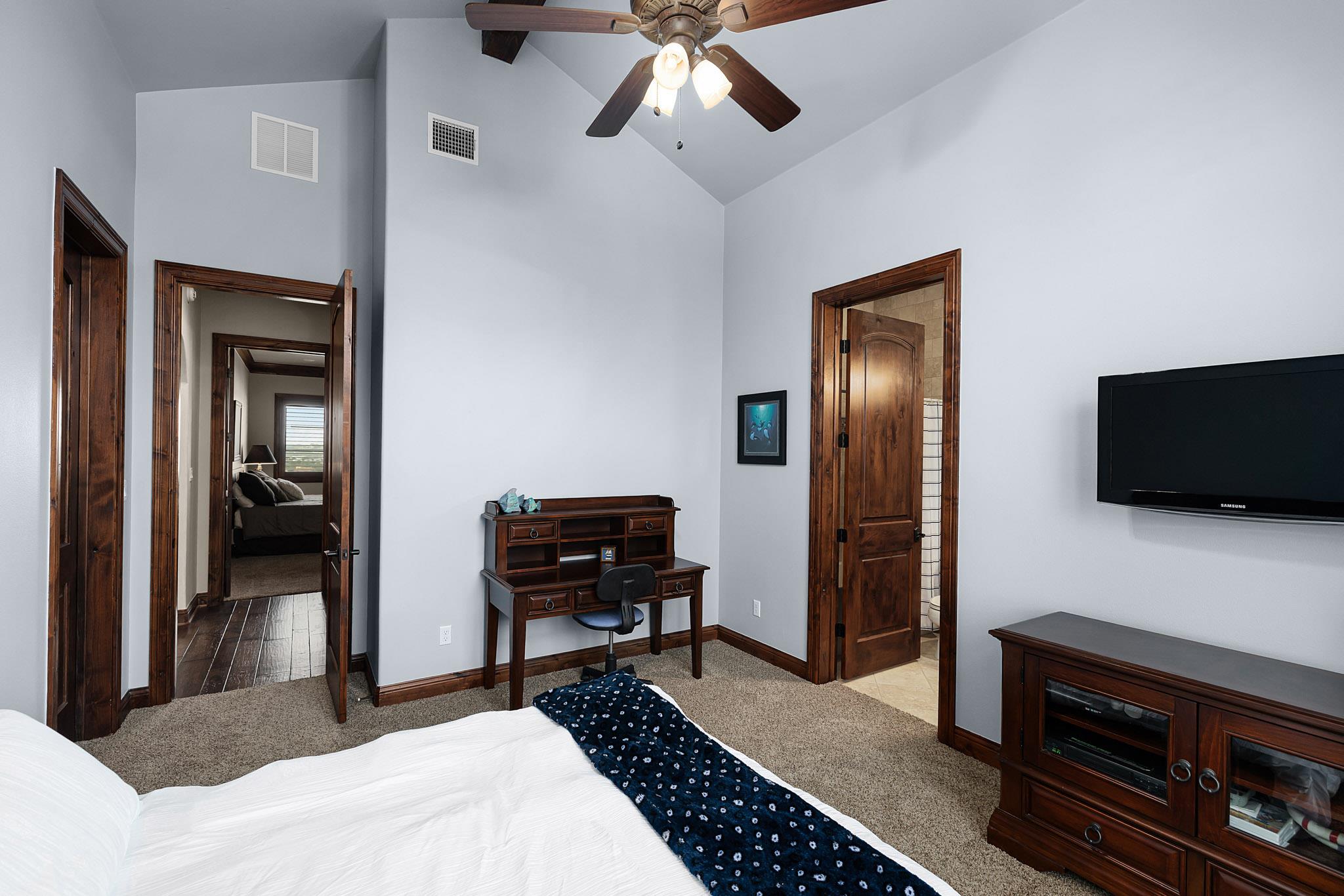 908 Watercliffe Dr, Lago Vista, TX 78645
