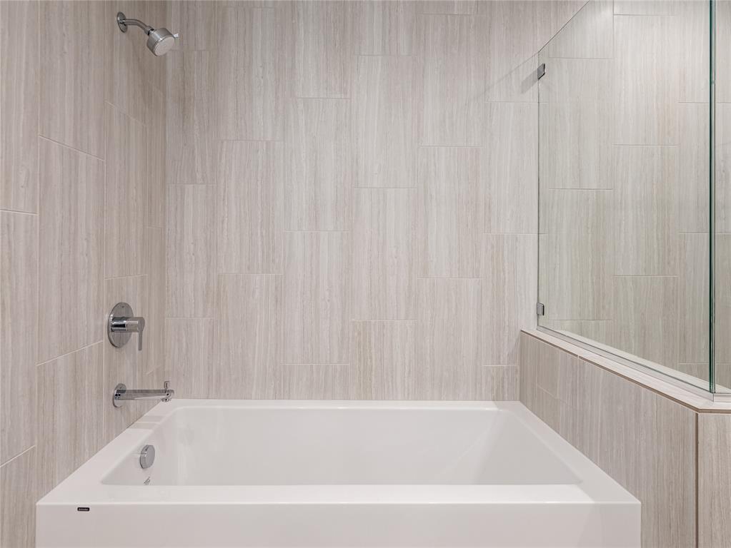 44 East Ave # 2910, Austin, TX 78701