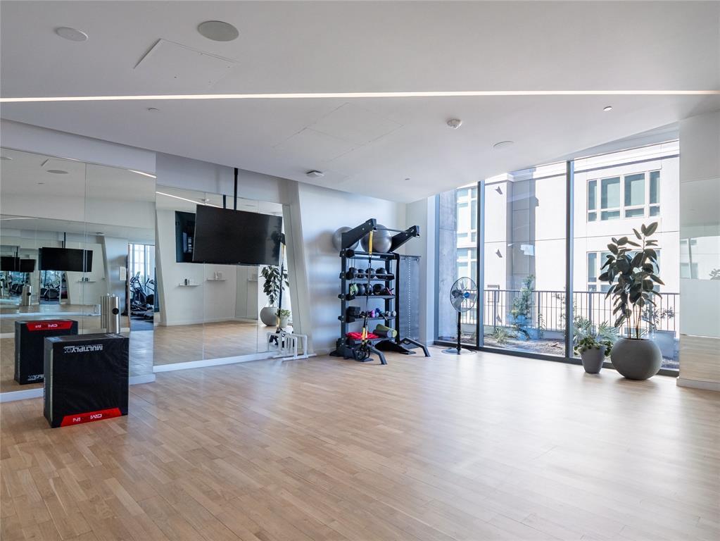 44 East Ave # 2910, Austin, TX 78701