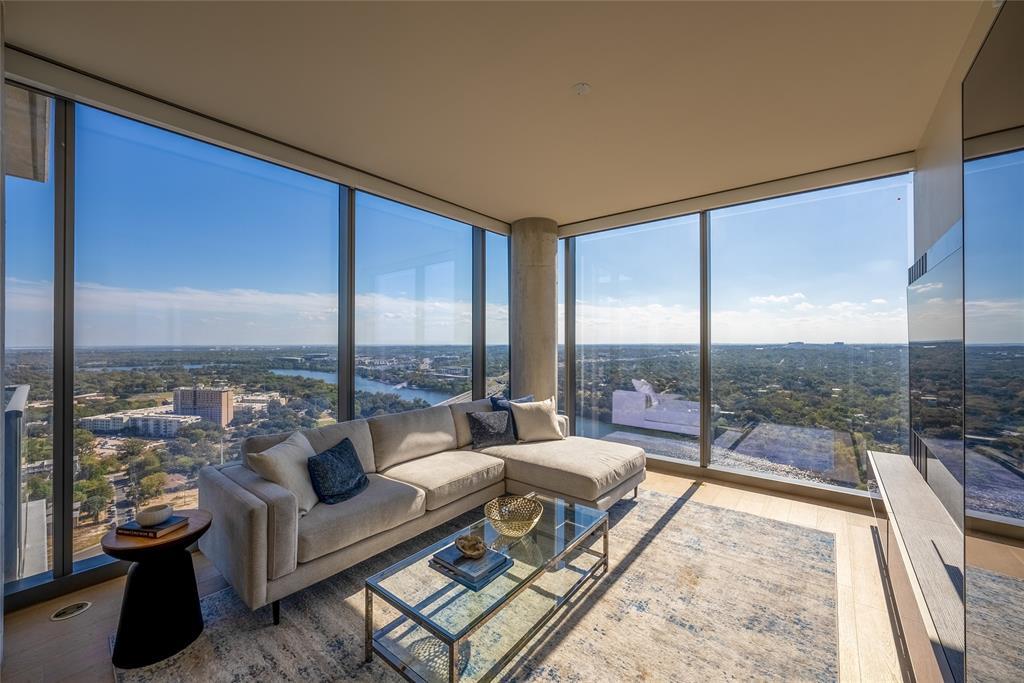 44 East Ave # 2910, Austin, TX 78701