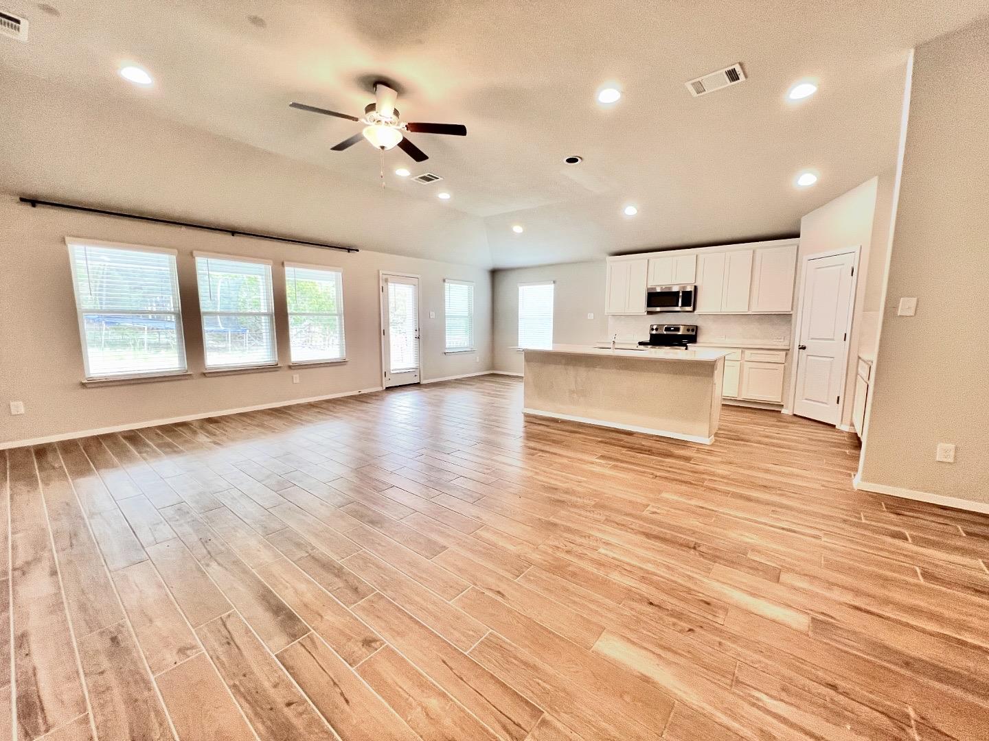 7811 Dakota Cir, Lago Vista, TX 78645