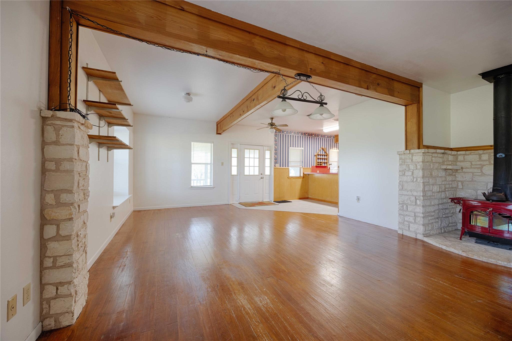 3814 Maeker Rd, Flatonia, TX 78941