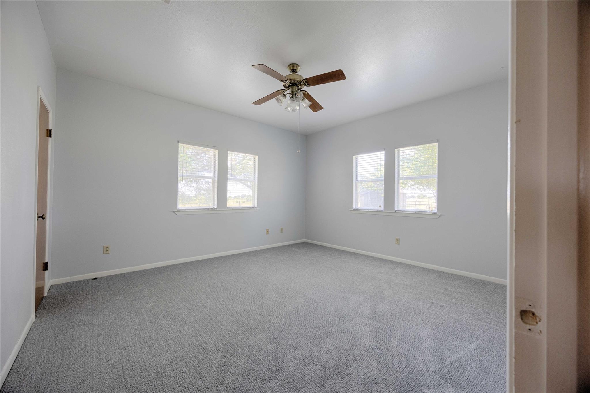 3814 Maeker Rd, Flatonia, TX 78941