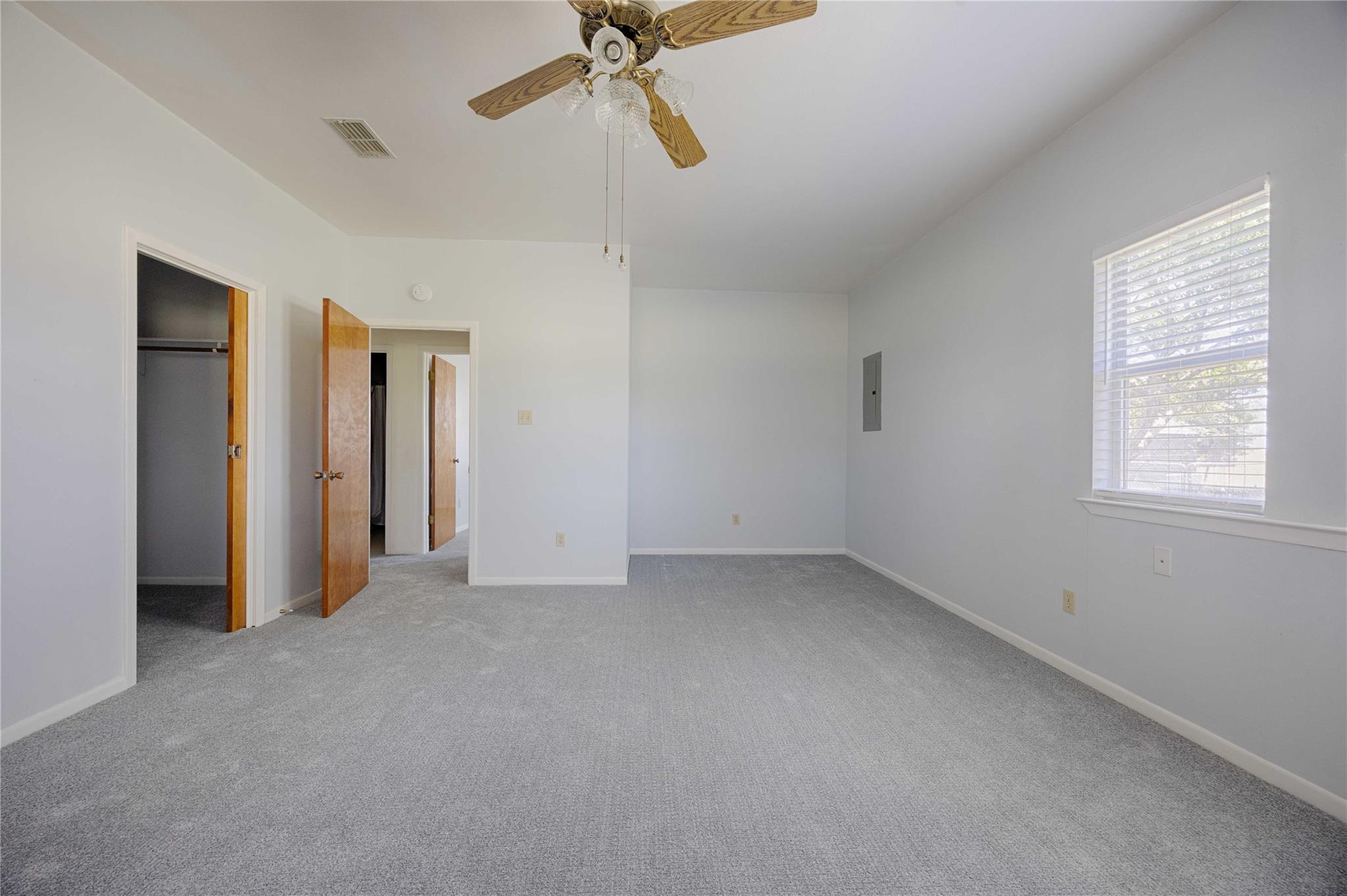 3814 Maeker Rd, Flatonia, TX 78941