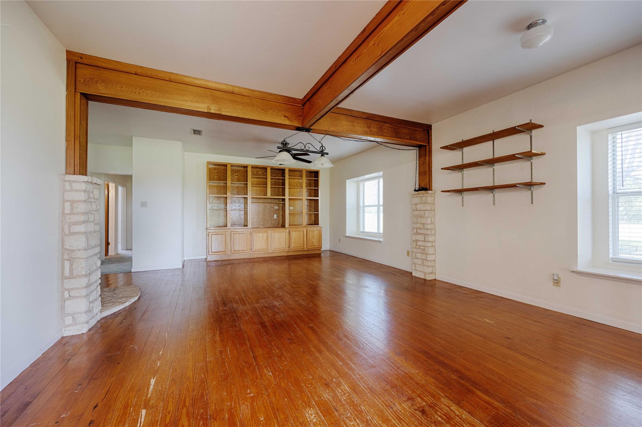 3814 Maeker Rd, Flatonia, TX 78941