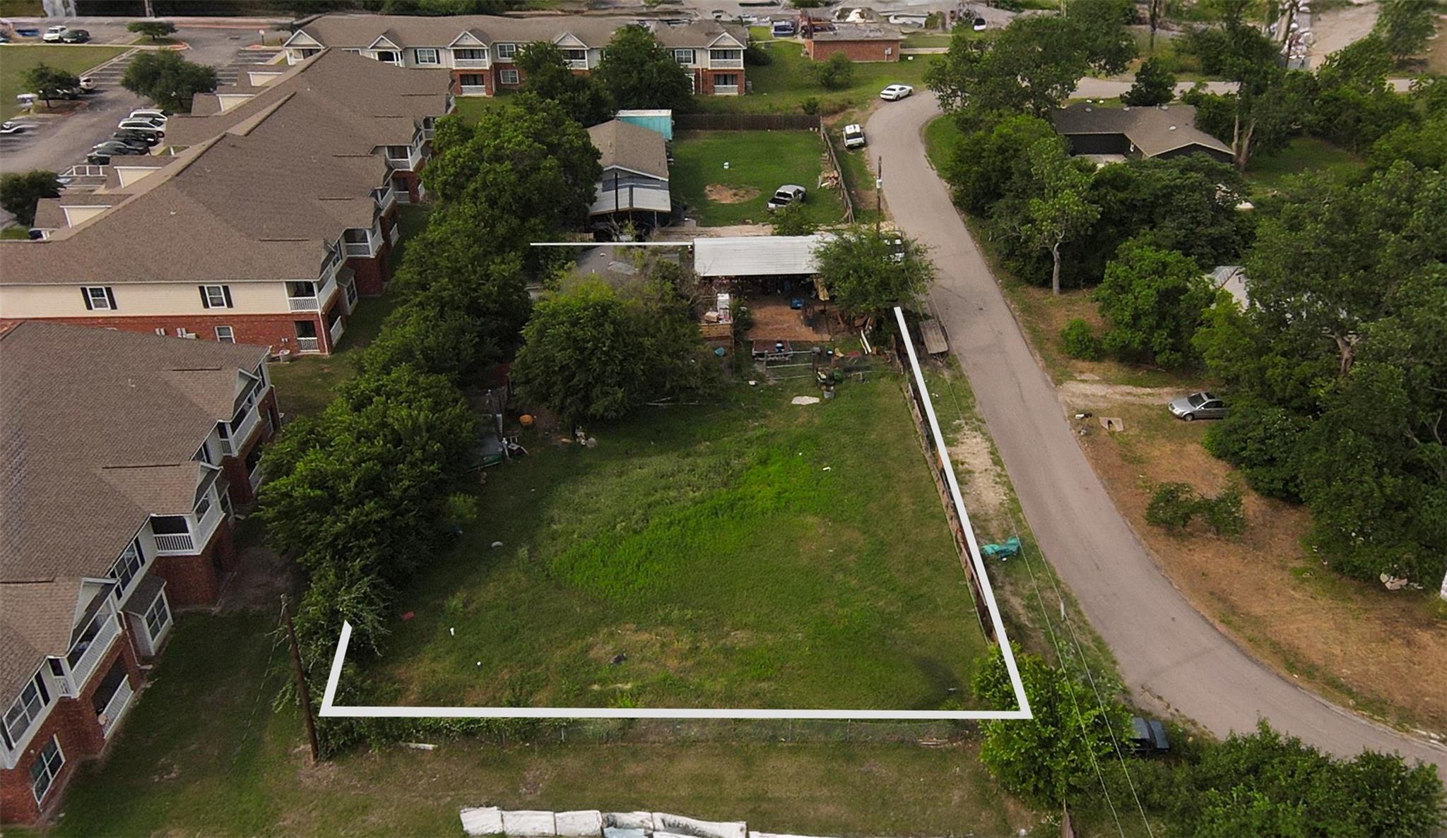 8010 N Lake Dr, Austin, TX 78724