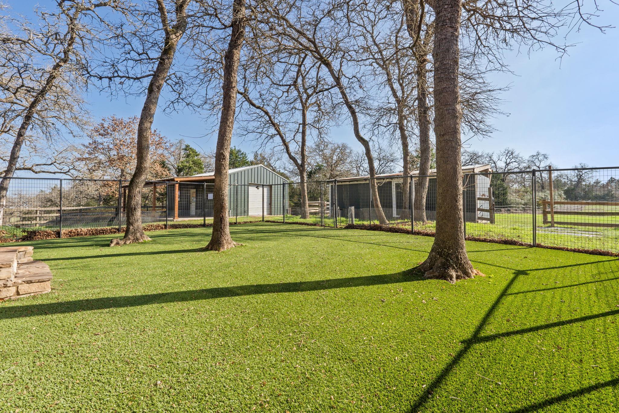 180 Bradley Ln, Rosanky, TX 78953