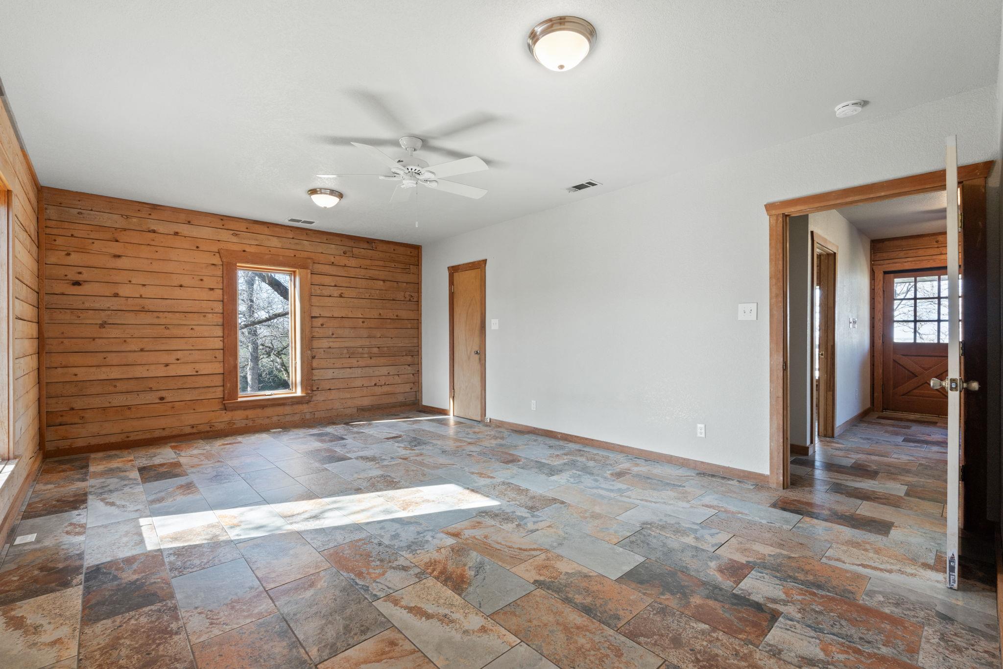 180 Bradley Ln, Rosanky, TX 78953