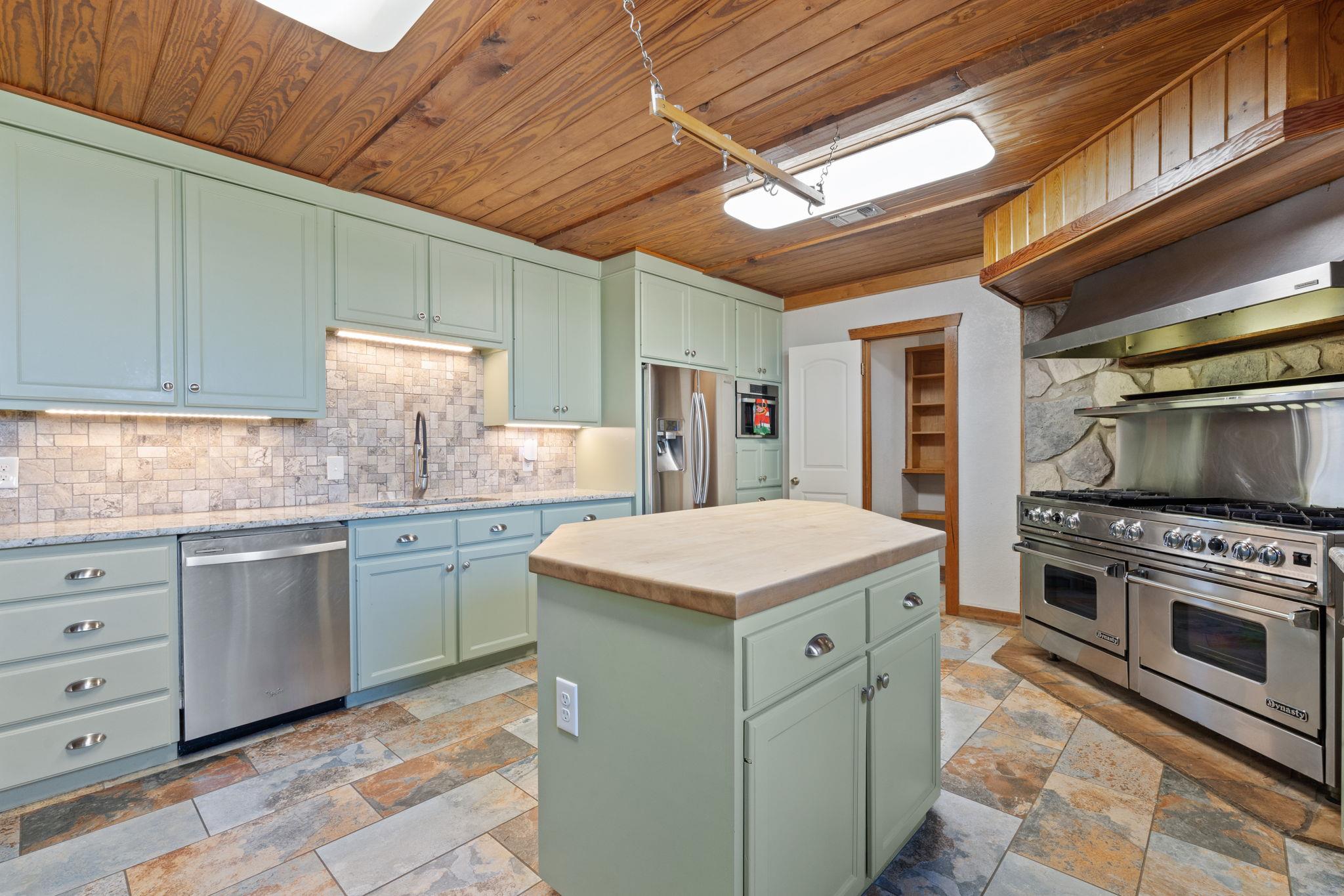 180 Bradley Ln, Rosanky, TX 78953