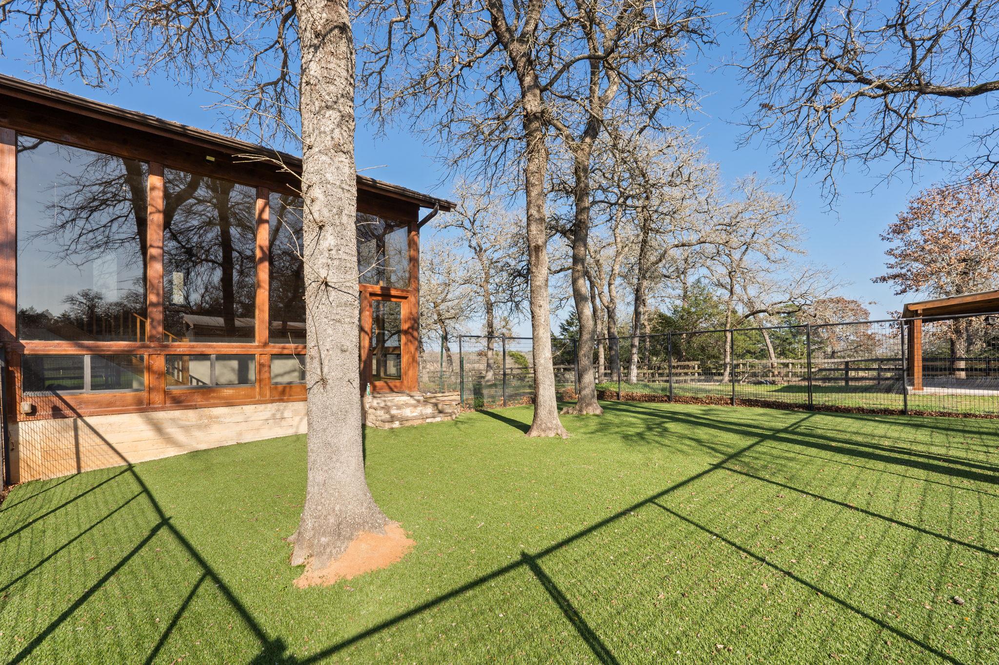 180 Bradley Ln, Rosanky, TX 78953