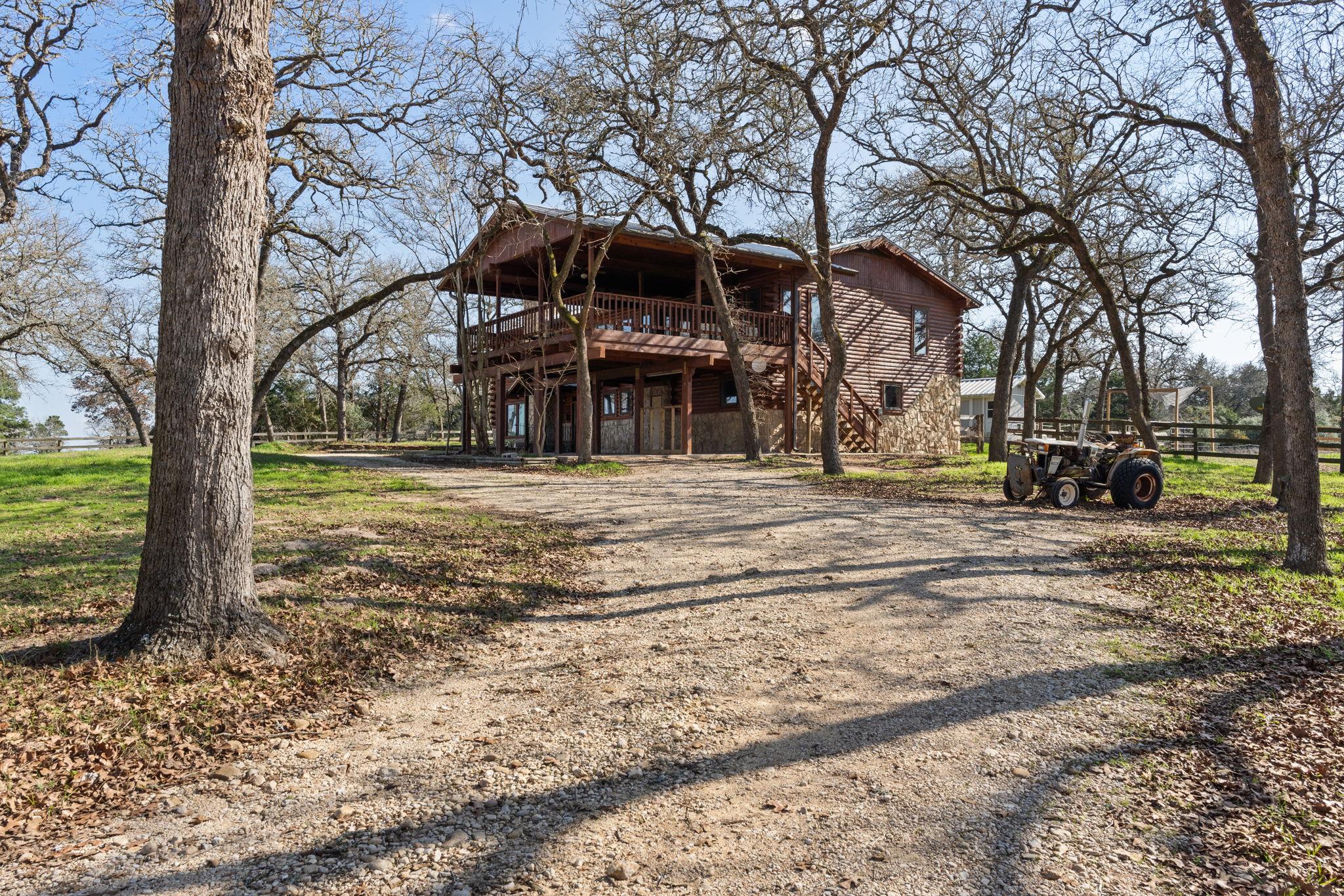 180 Bradley Ln, Rosanky, TX 78953
