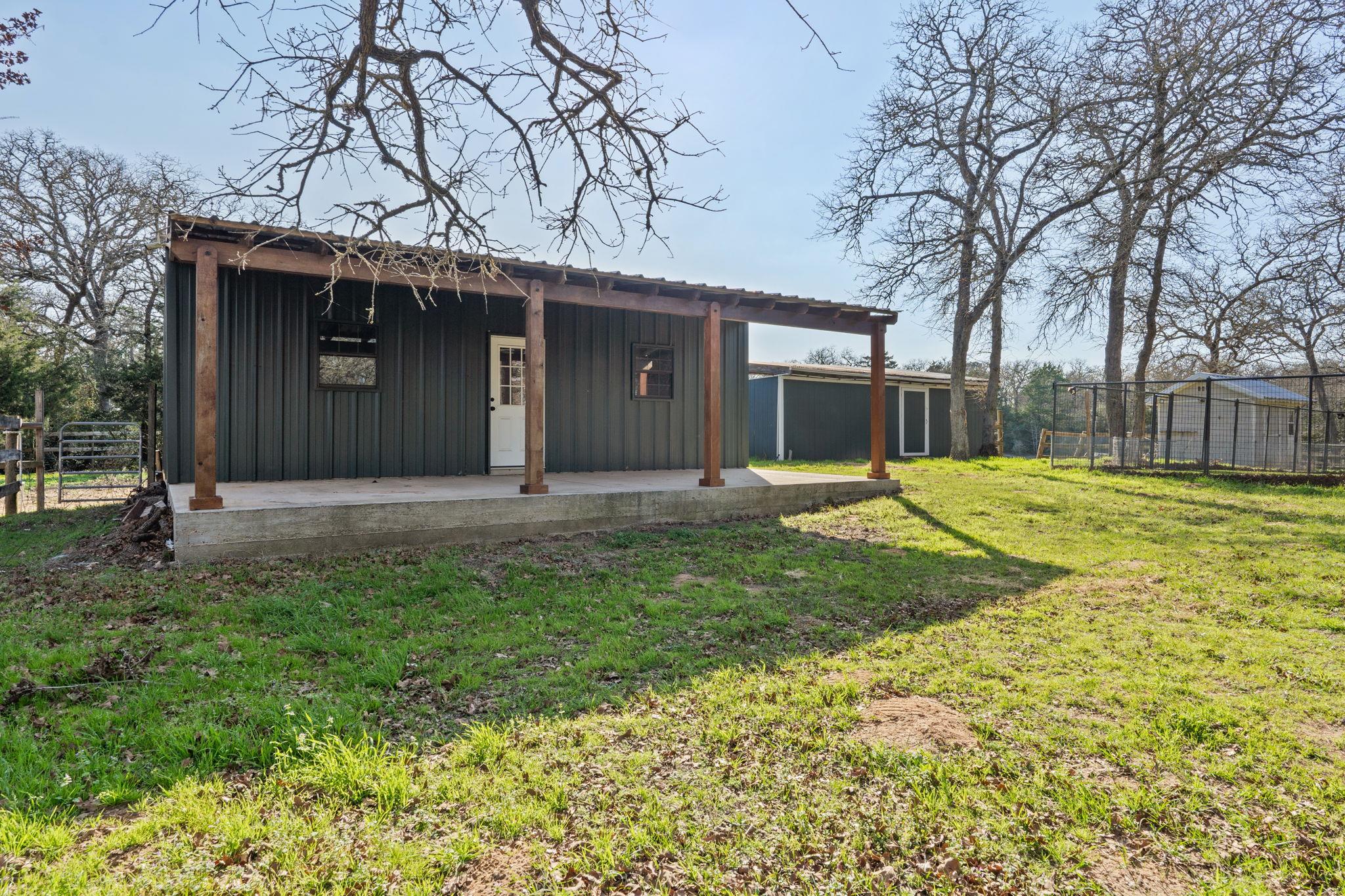 180 Bradley Ln, Rosanky, TX 78953