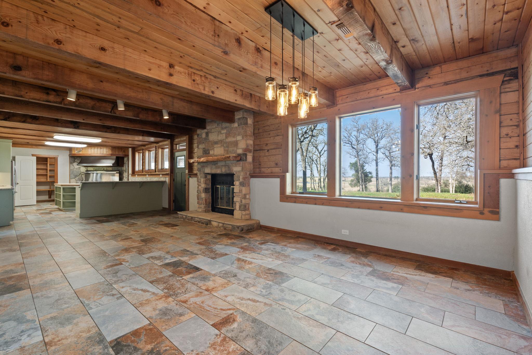 180 Bradley Ln, Rosanky, TX 78953