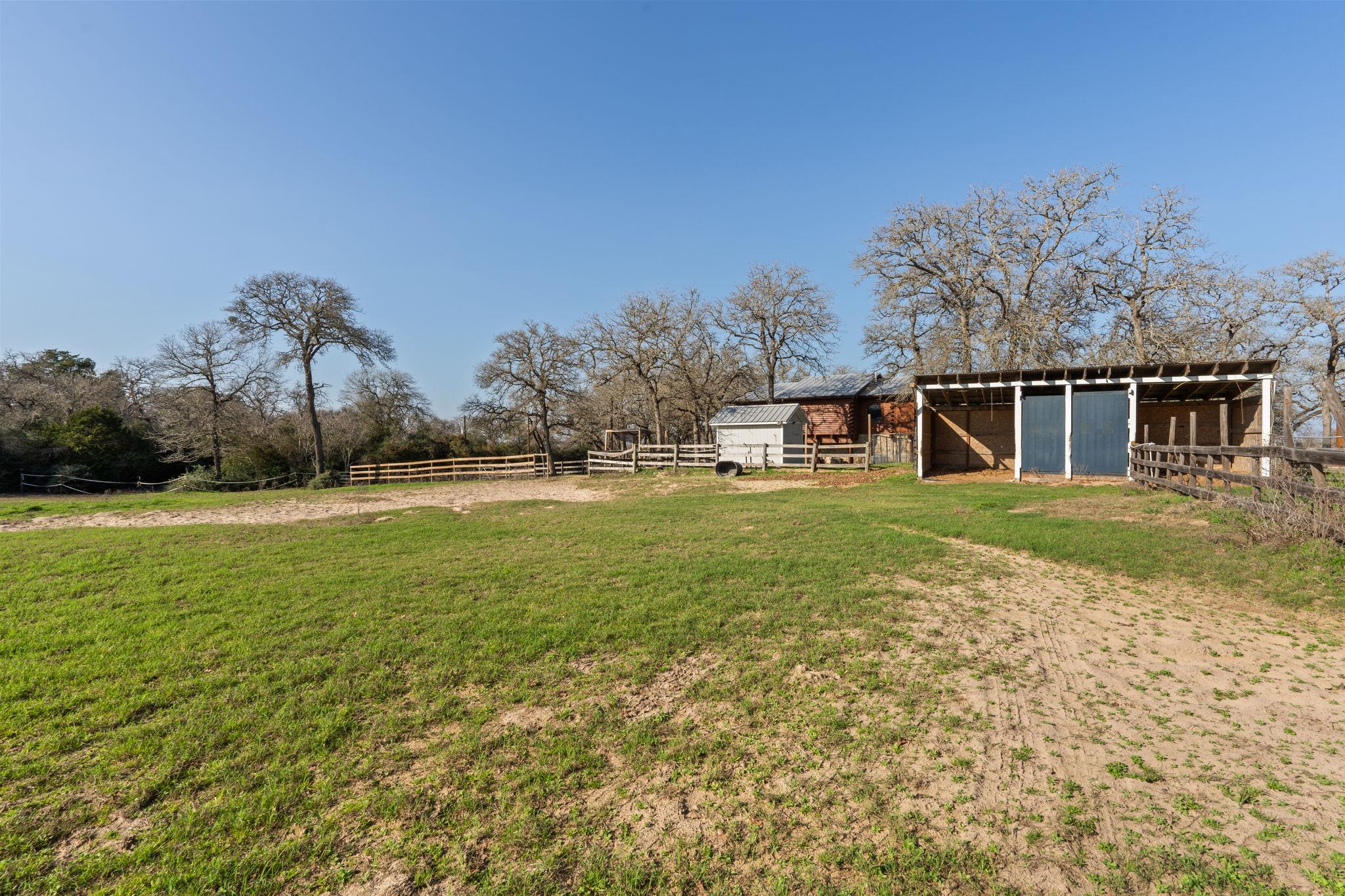 180 Bradley Ln, Rosanky, TX 78953