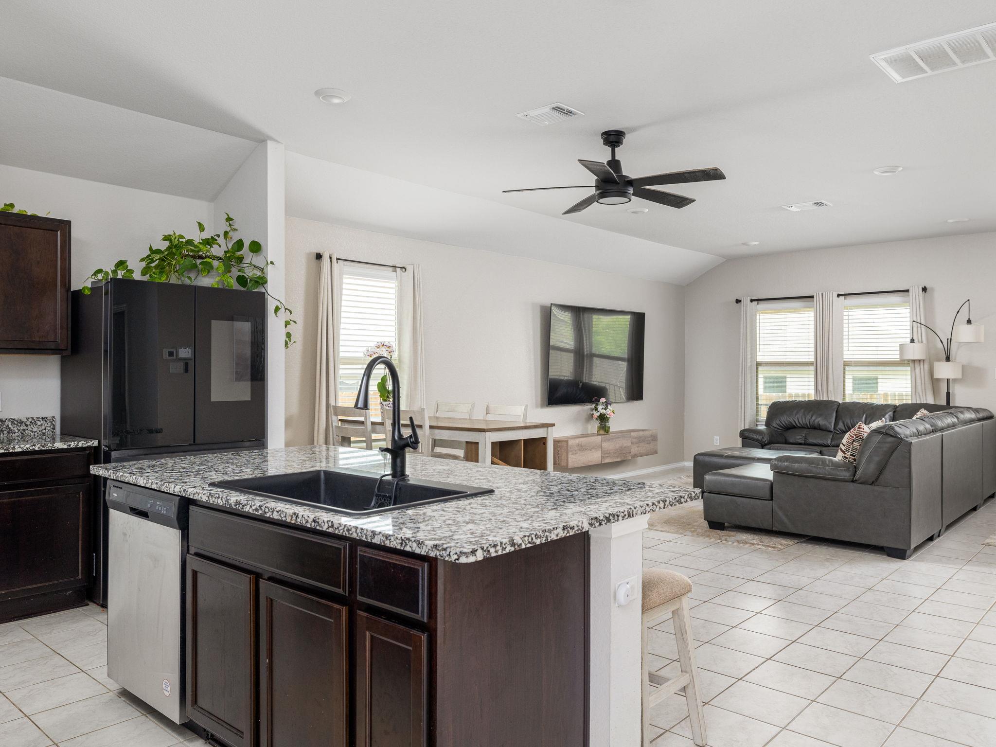 146 Hammond Ct, Jarrell, TX 76537