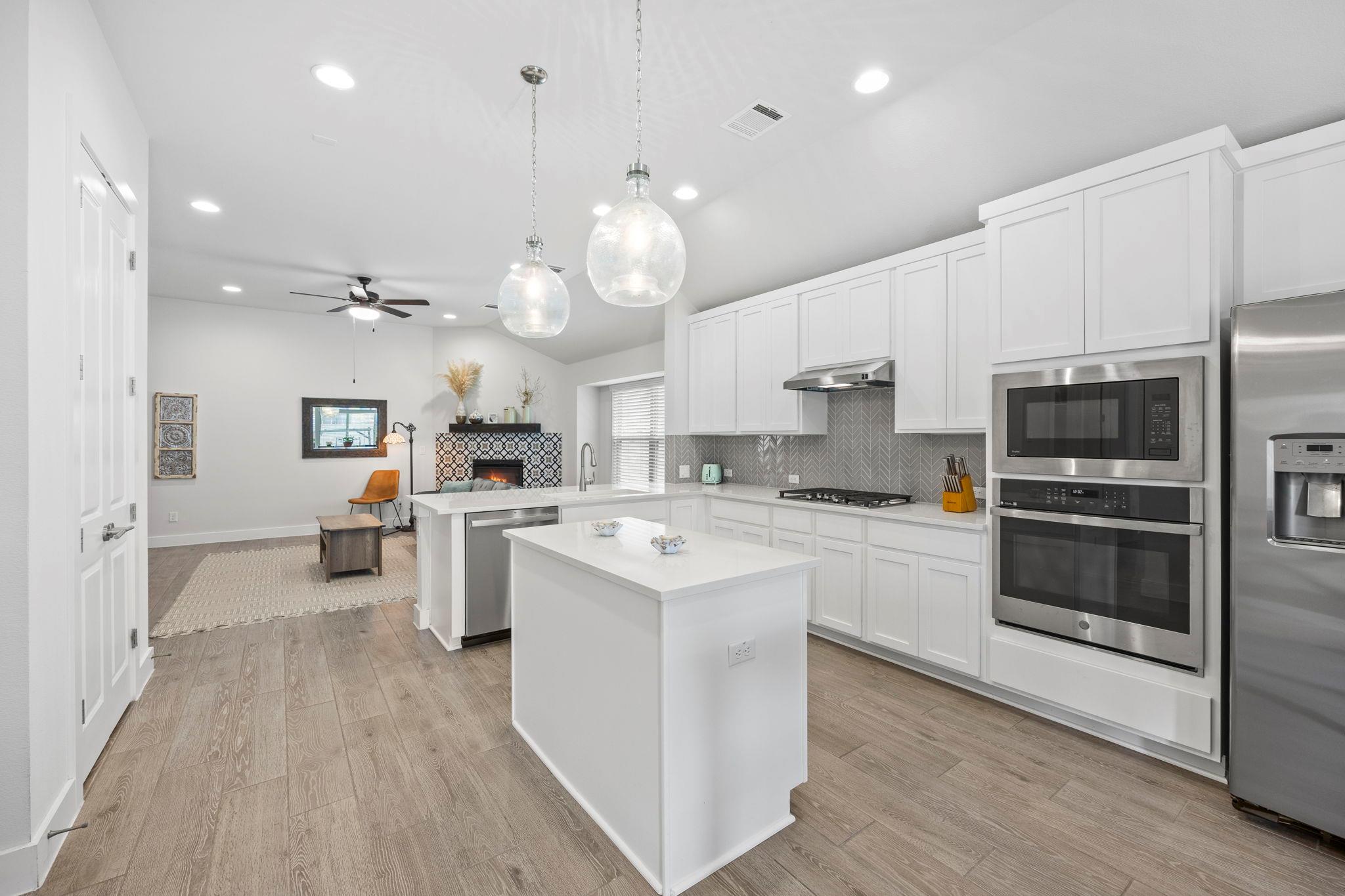532 Elm Green St, Hutto, TX 78634