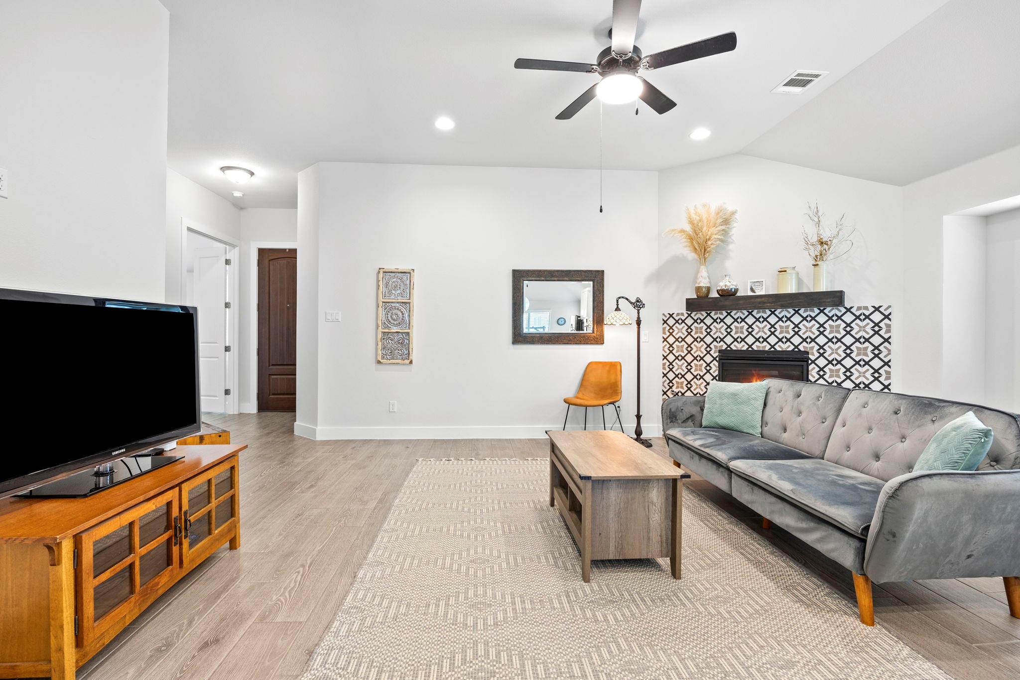 532 Elm Green St, Hutto, TX 78634