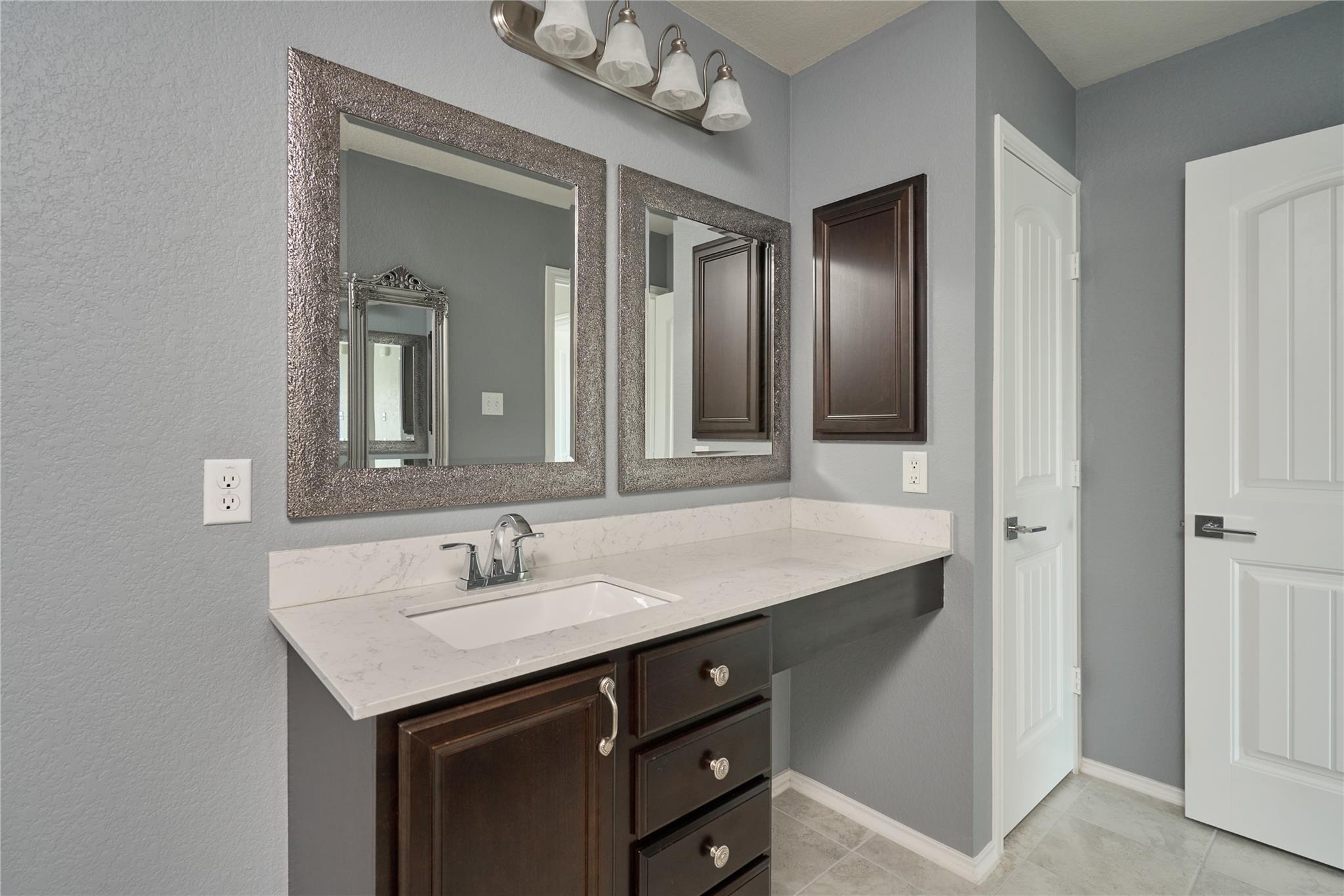 144 Holstein St, Hutto, TX 78634