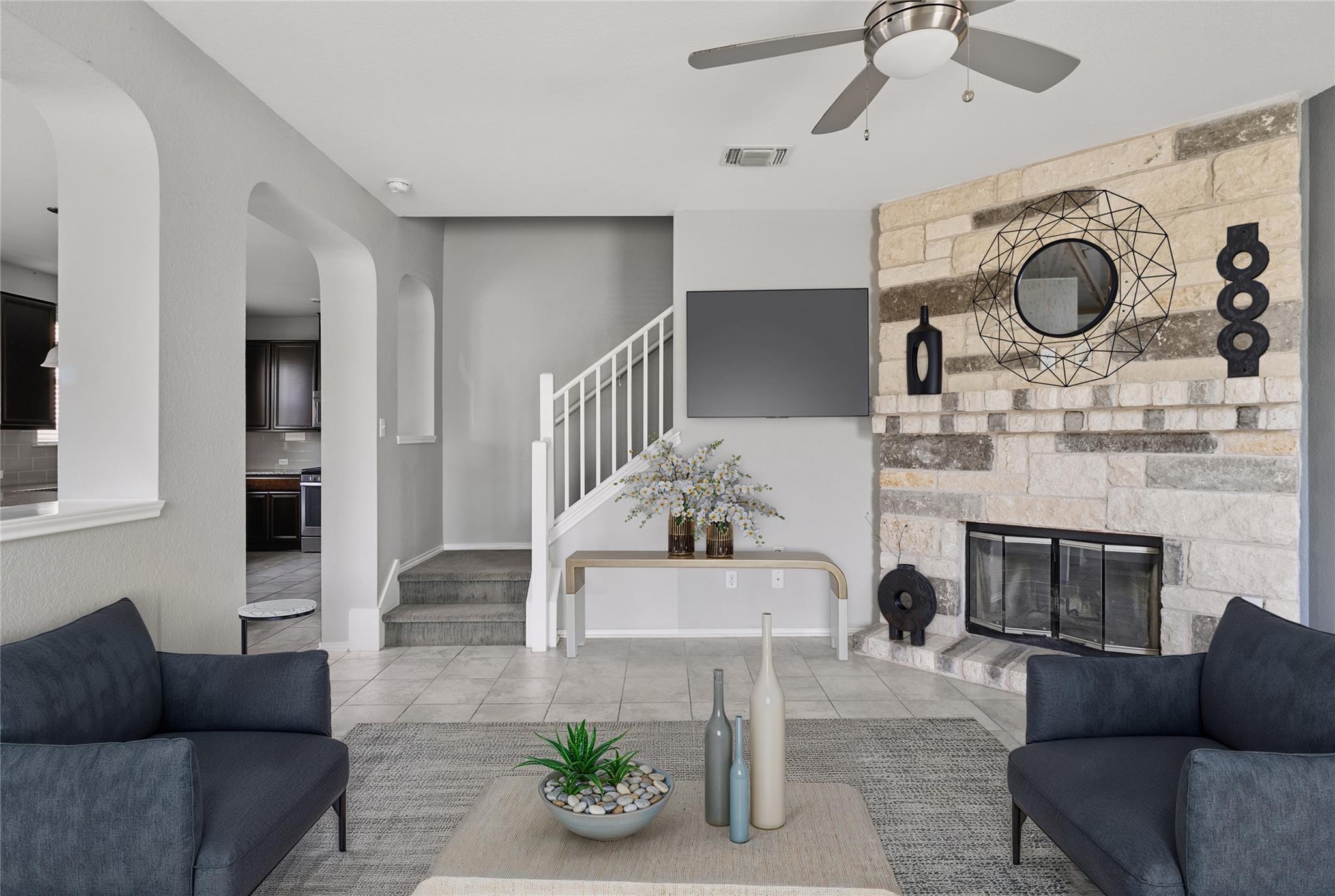 144 Holstein St, Hutto, TX 78634