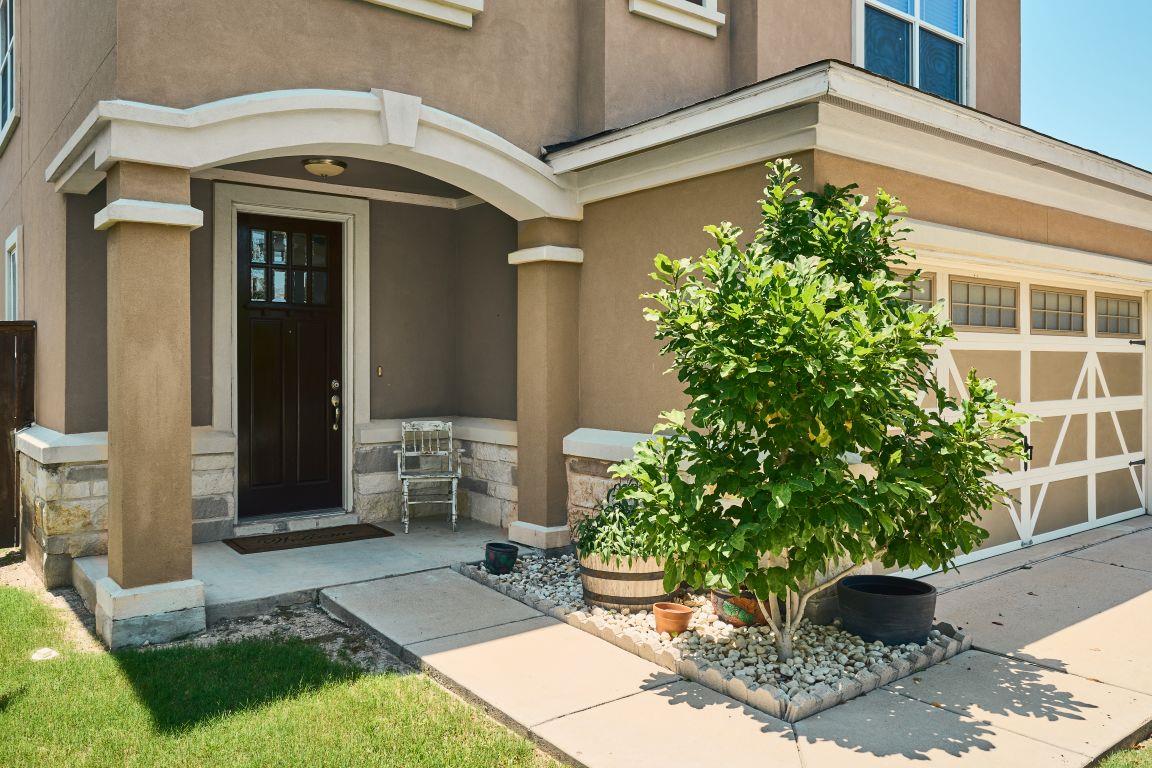 144 Holstein St, Hutto, TX 78634