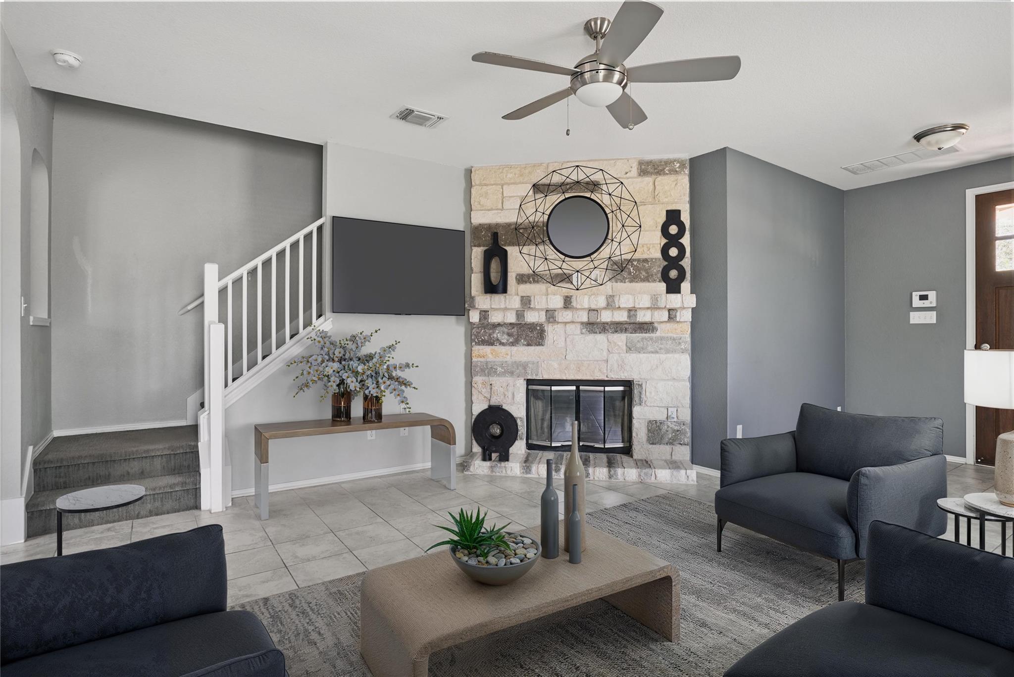 144 Holstein St, Hutto, TX 78634