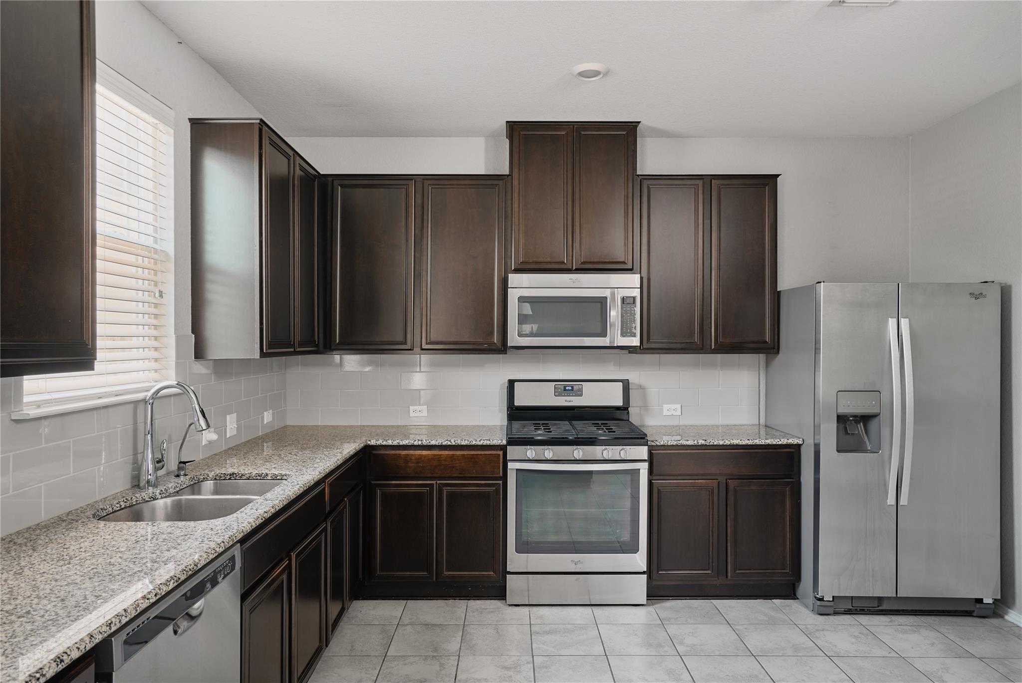 144 Holstein St, Hutto, TX 78634