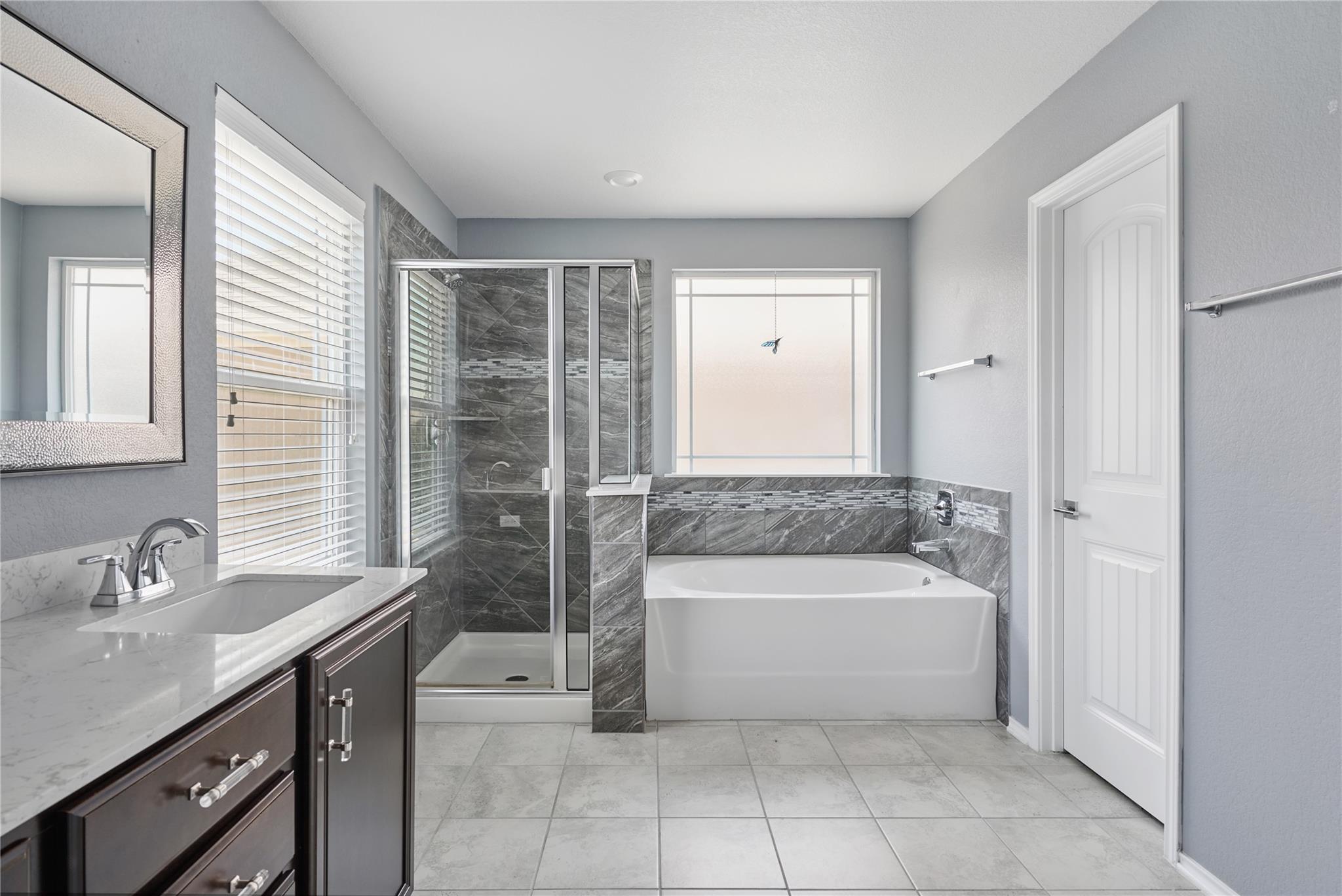 144 Holstein St, Hutto, TX 78634