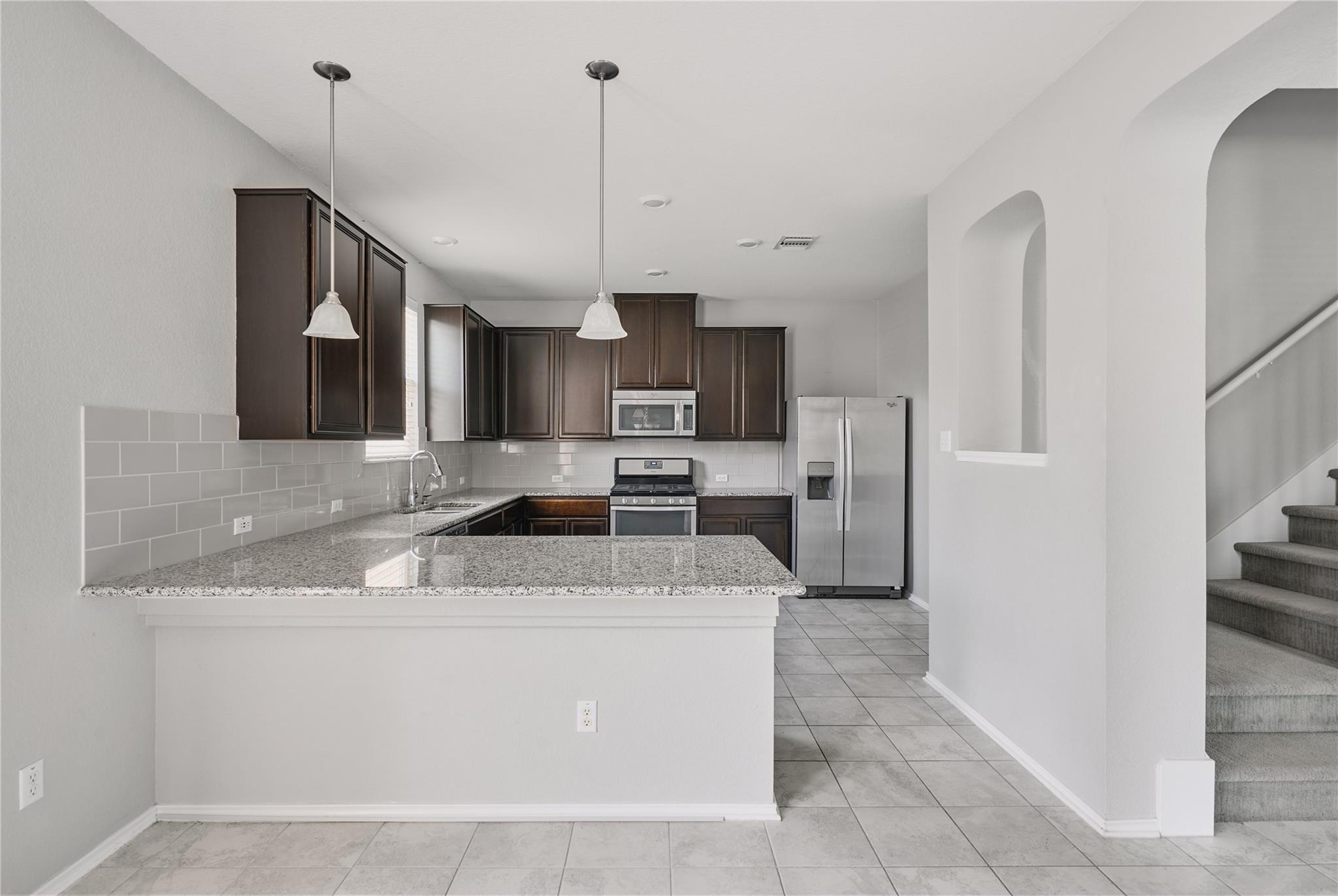 144 Holstein St, Hutto, TX 78634