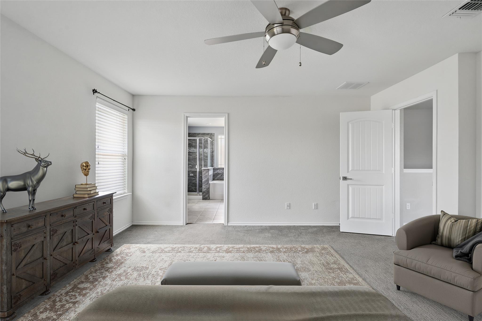 144 Holstein St, Hutto, TX 78634